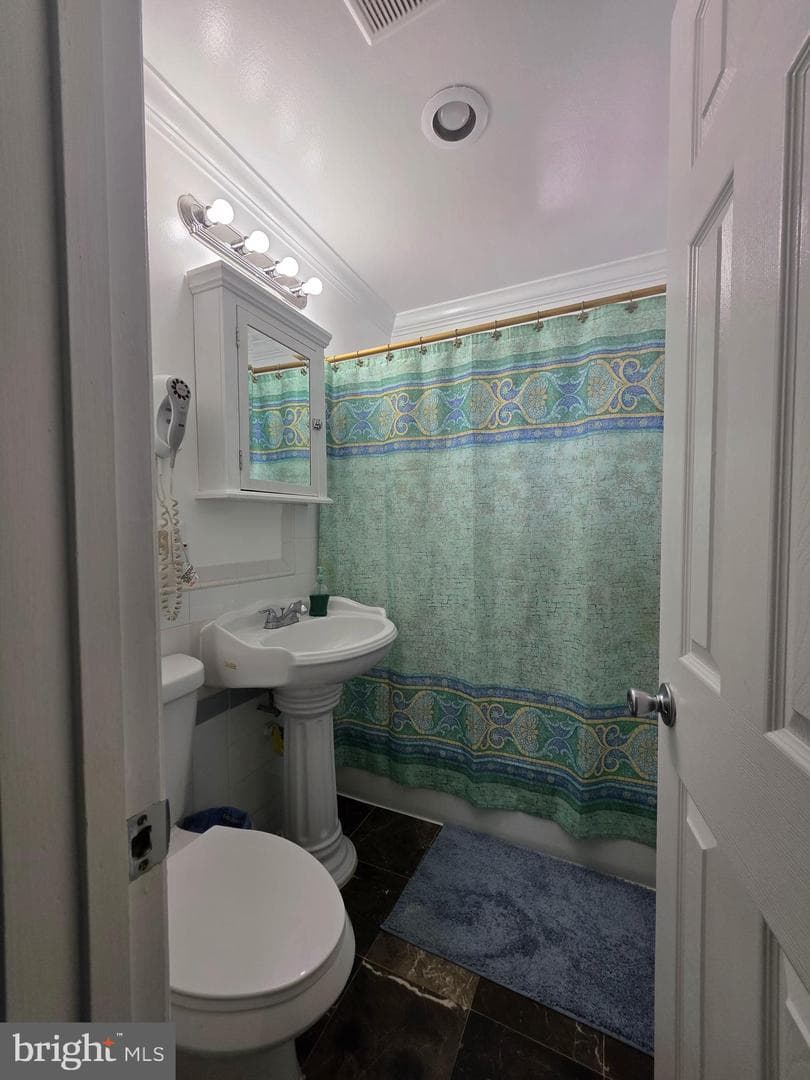 6912 Furness Avenue photo 11