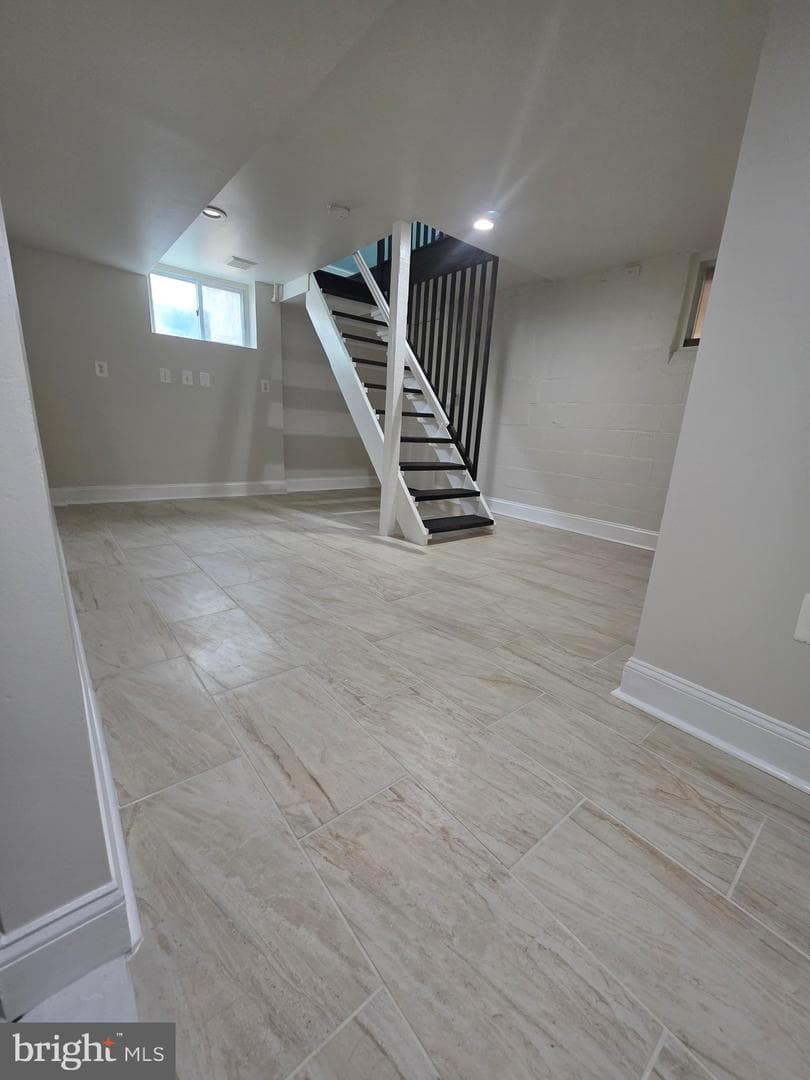 6912 Furness Avenue photo 27