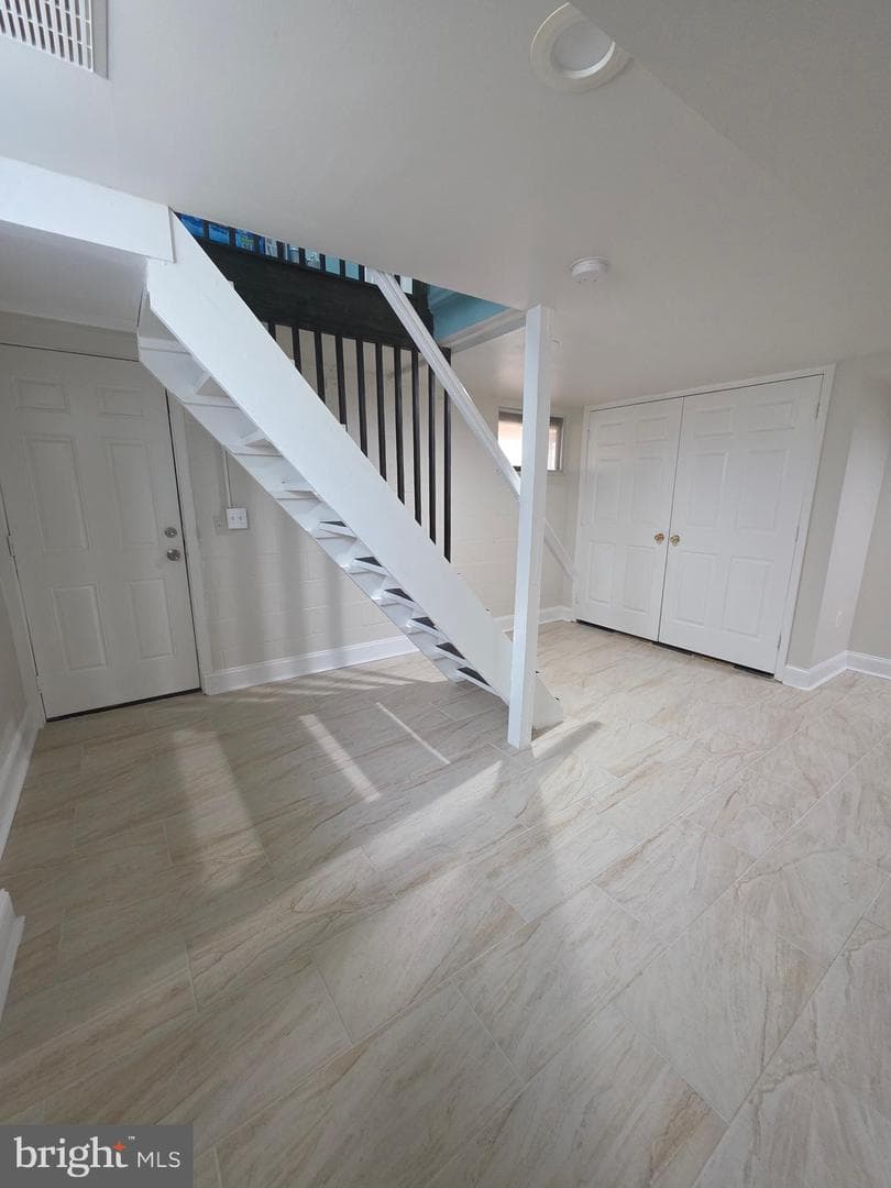 6912 Furness Avenue photo 3