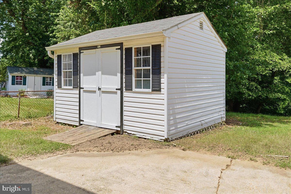 3012 Lumar Drive photo 30