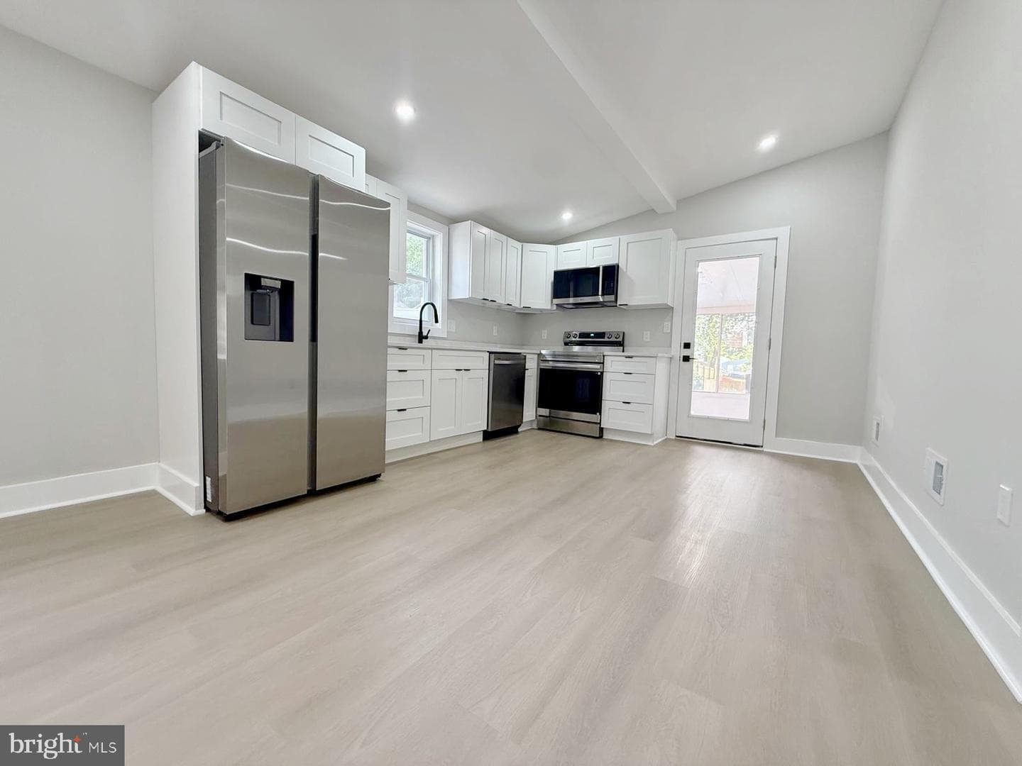 1520 Jutewood Avenue photo 5
