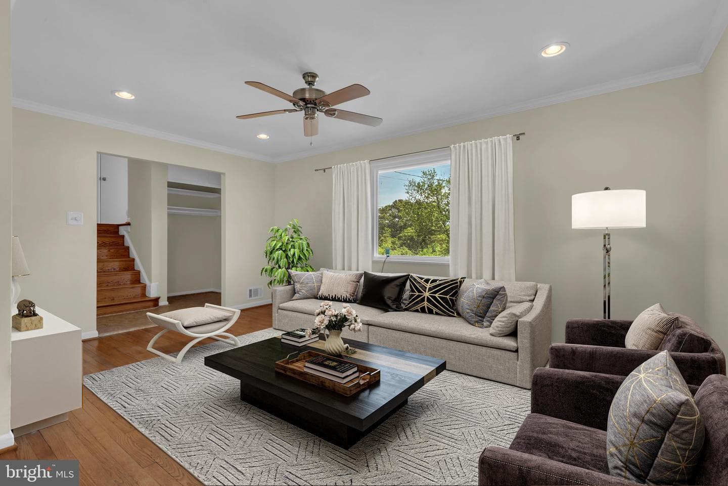6004 Mustang Place photo 2