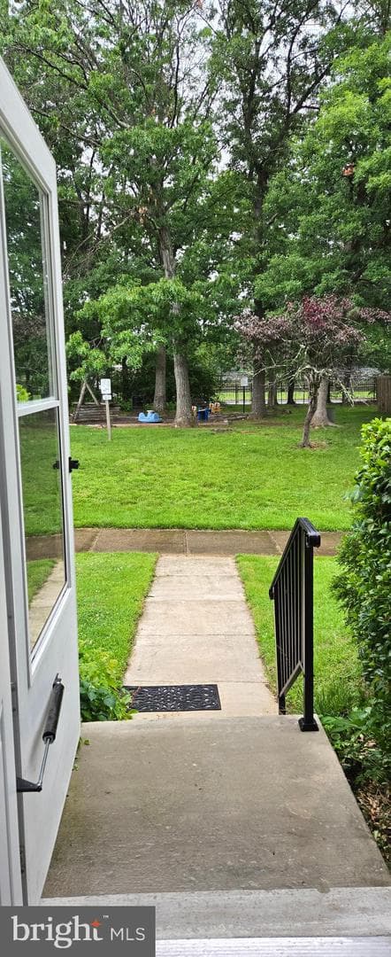 6924 Woodstream Lane photo 4