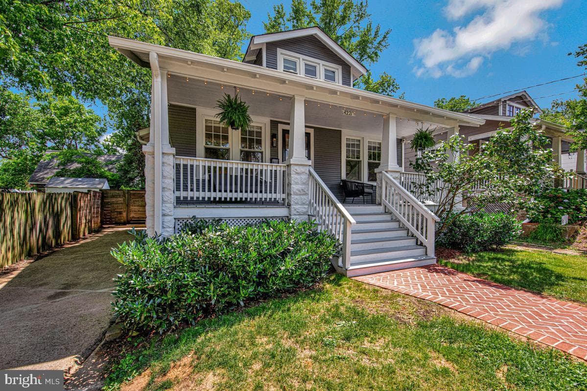 4221 Kennedy Street photo 2