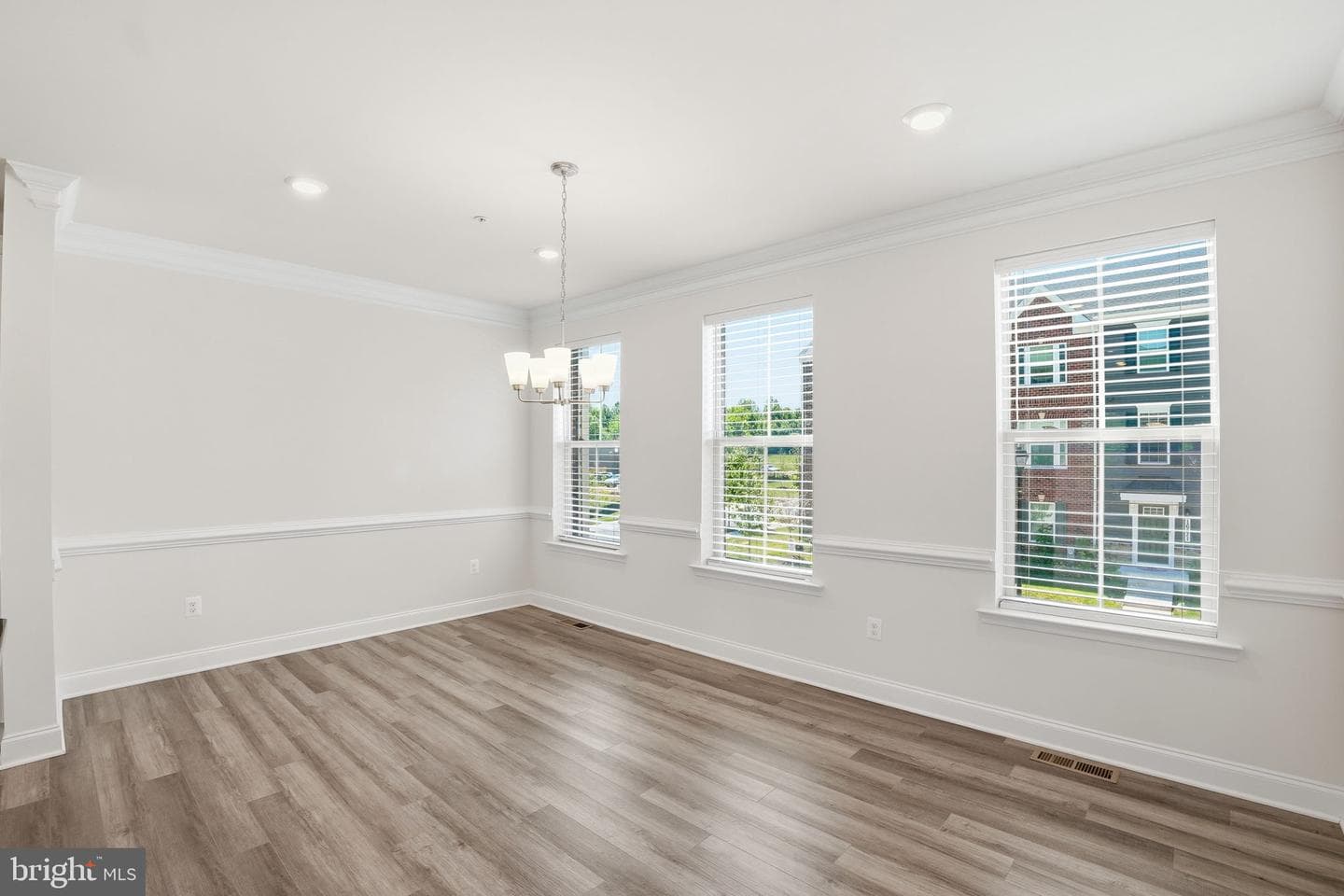 16572 Fife Way photo 7