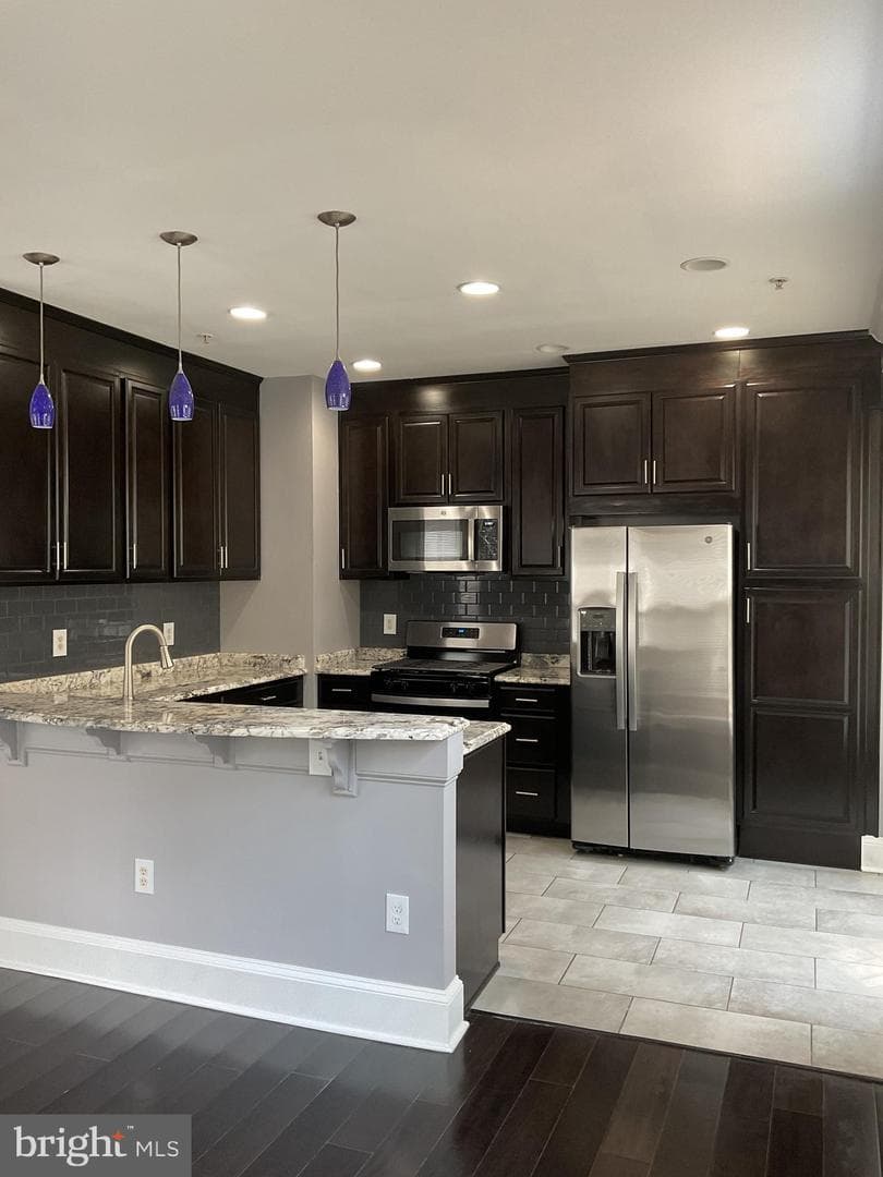 1701 Chinaberry Court photo 7
