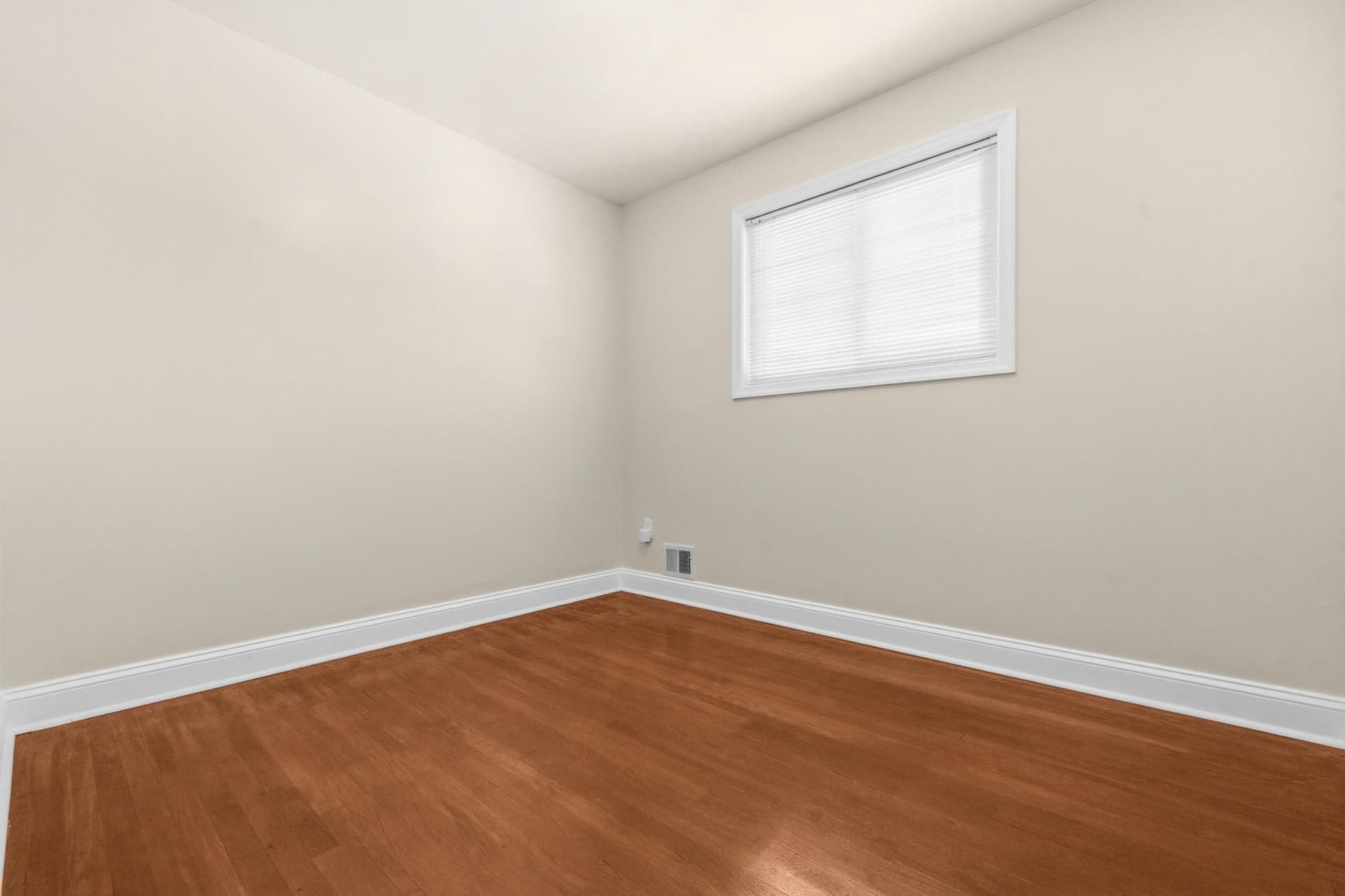 1504 Birchwood Drive photo 16
