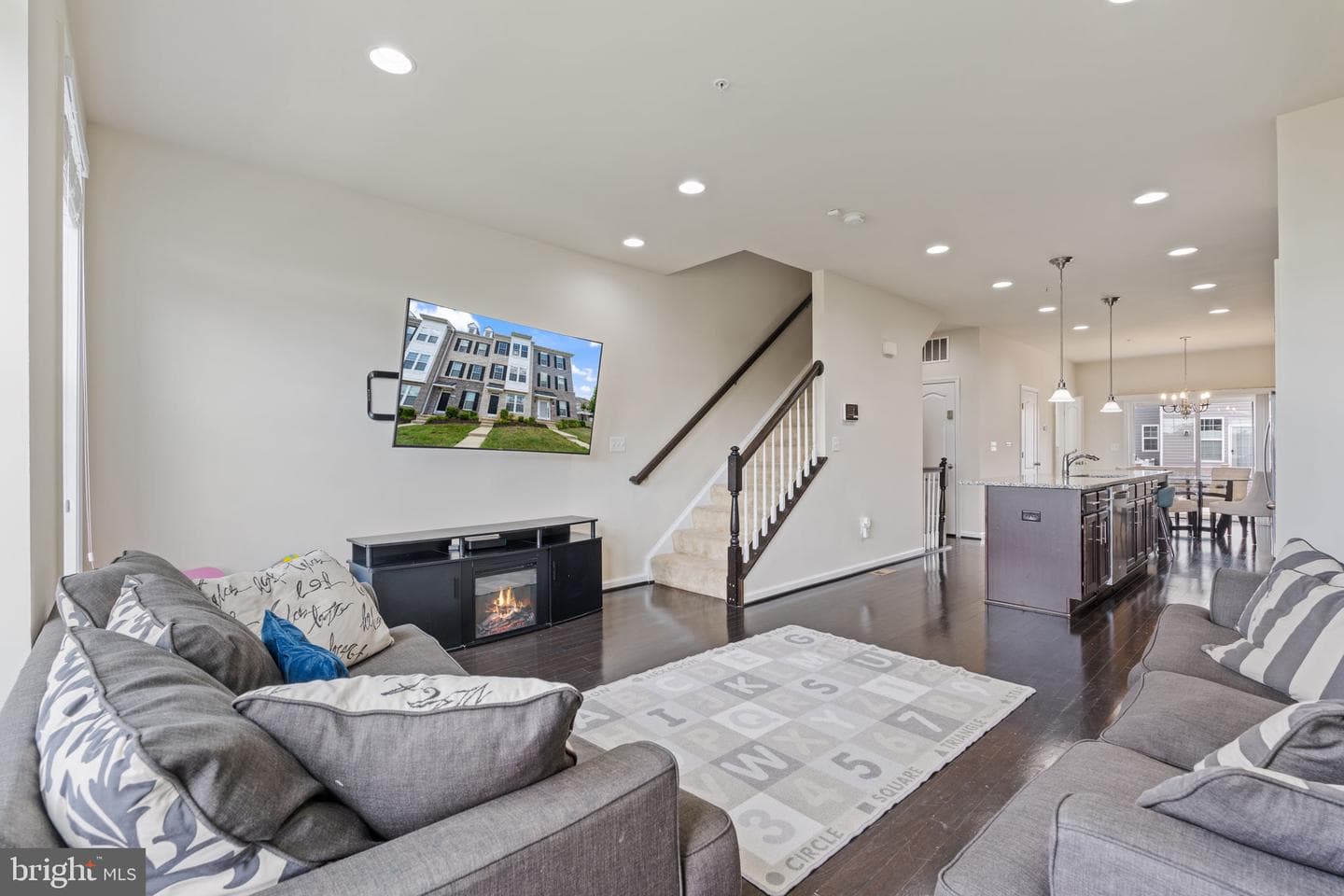 9002 Fox Stream Way photo 11