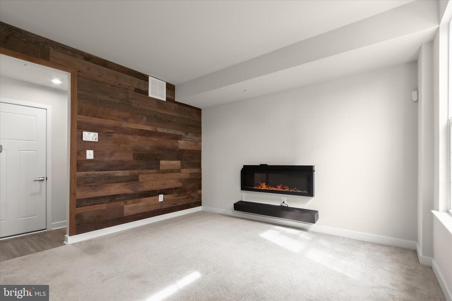 4709 Crest View Drive photo 7