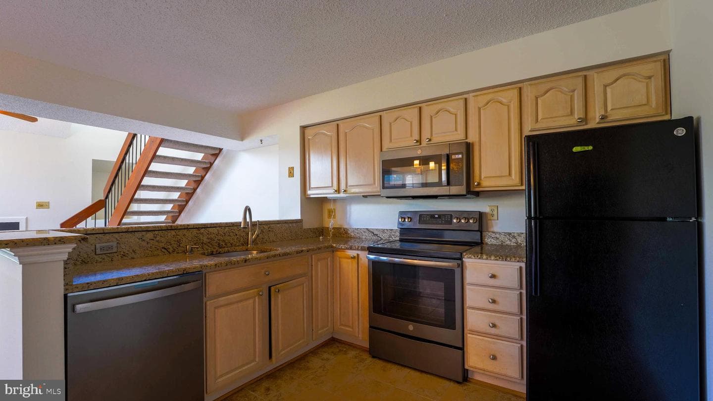14109 William Street #16-B photo 5