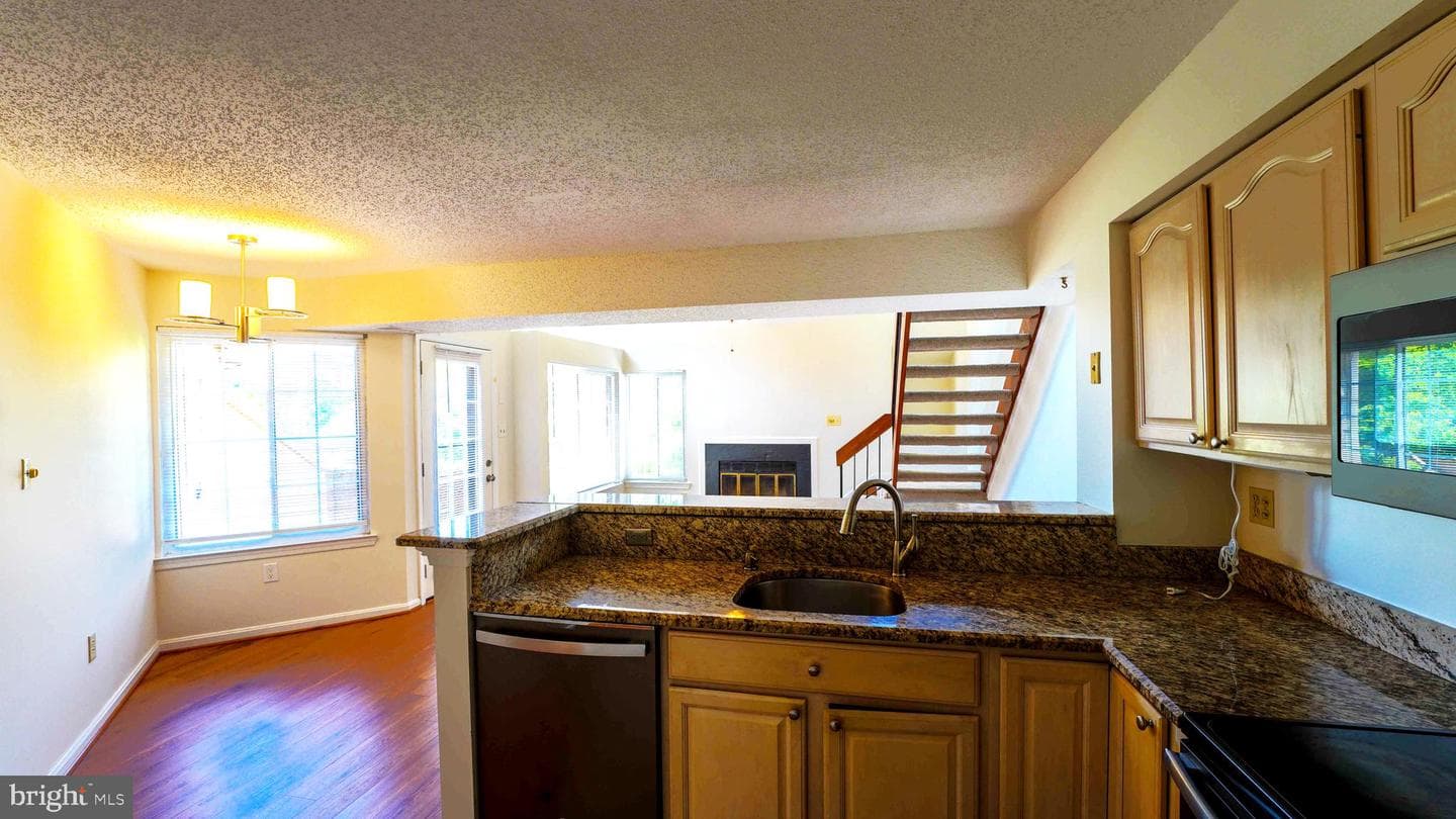 14109 William Street #16-B photo 6