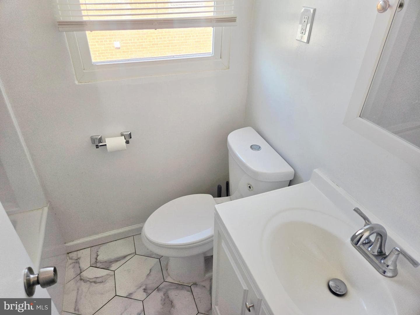 2345 Iverson Street photo 16