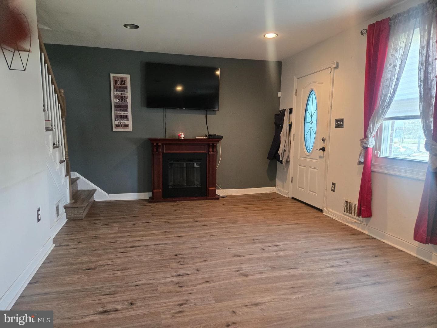 2345 Iverson Street photo 5