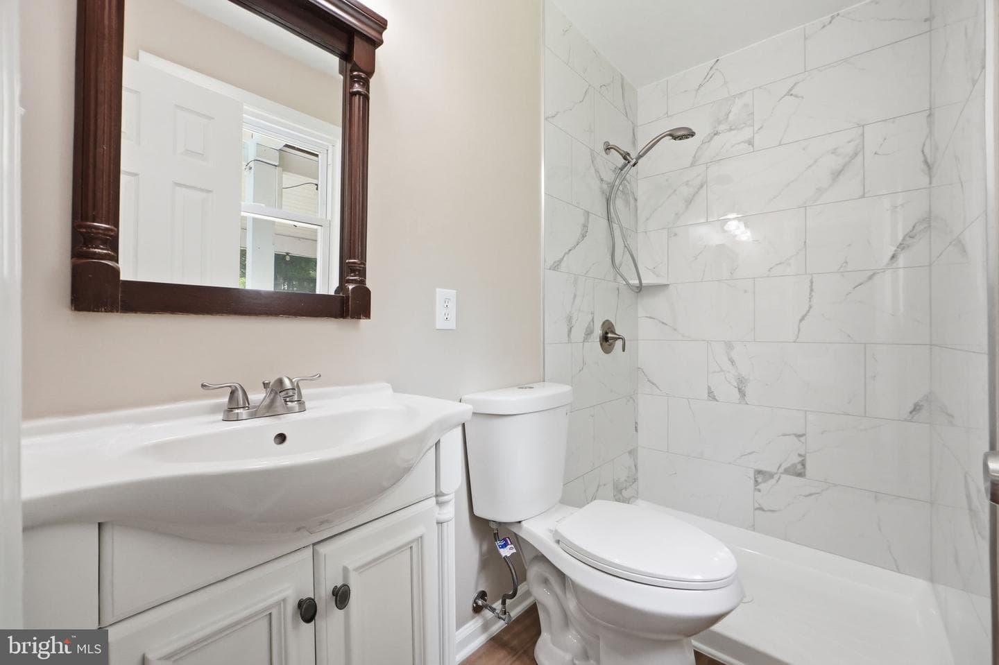 3007 Kingsway Road photo 15