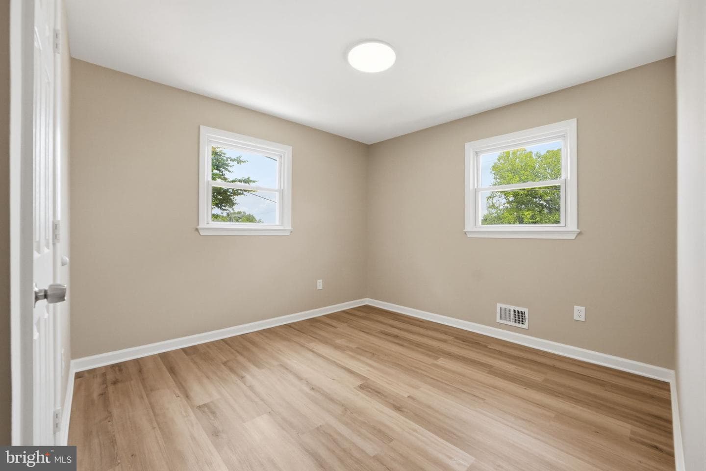 3007 Kingsway Road photo 16