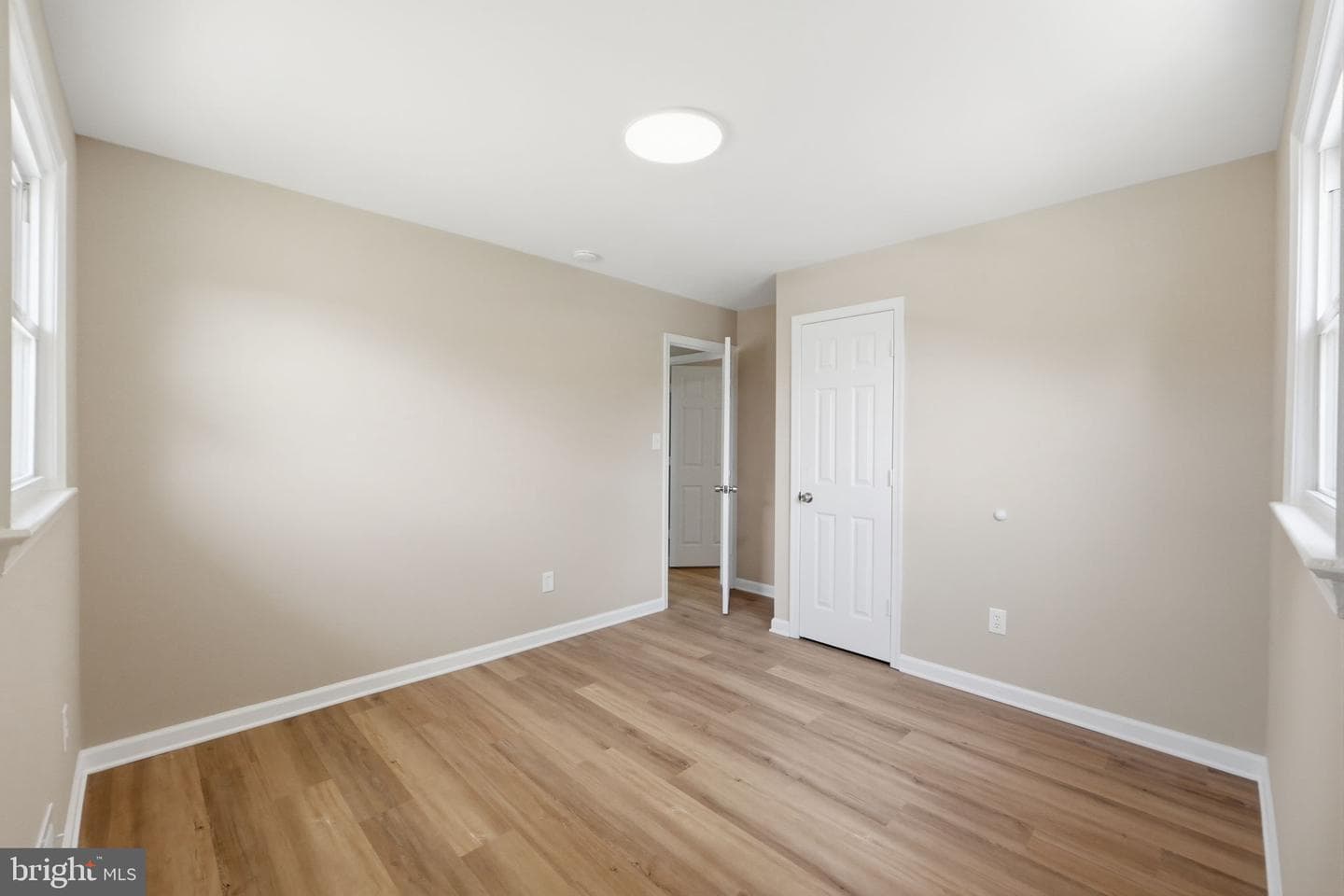 3007 Kingsway Road photo 17