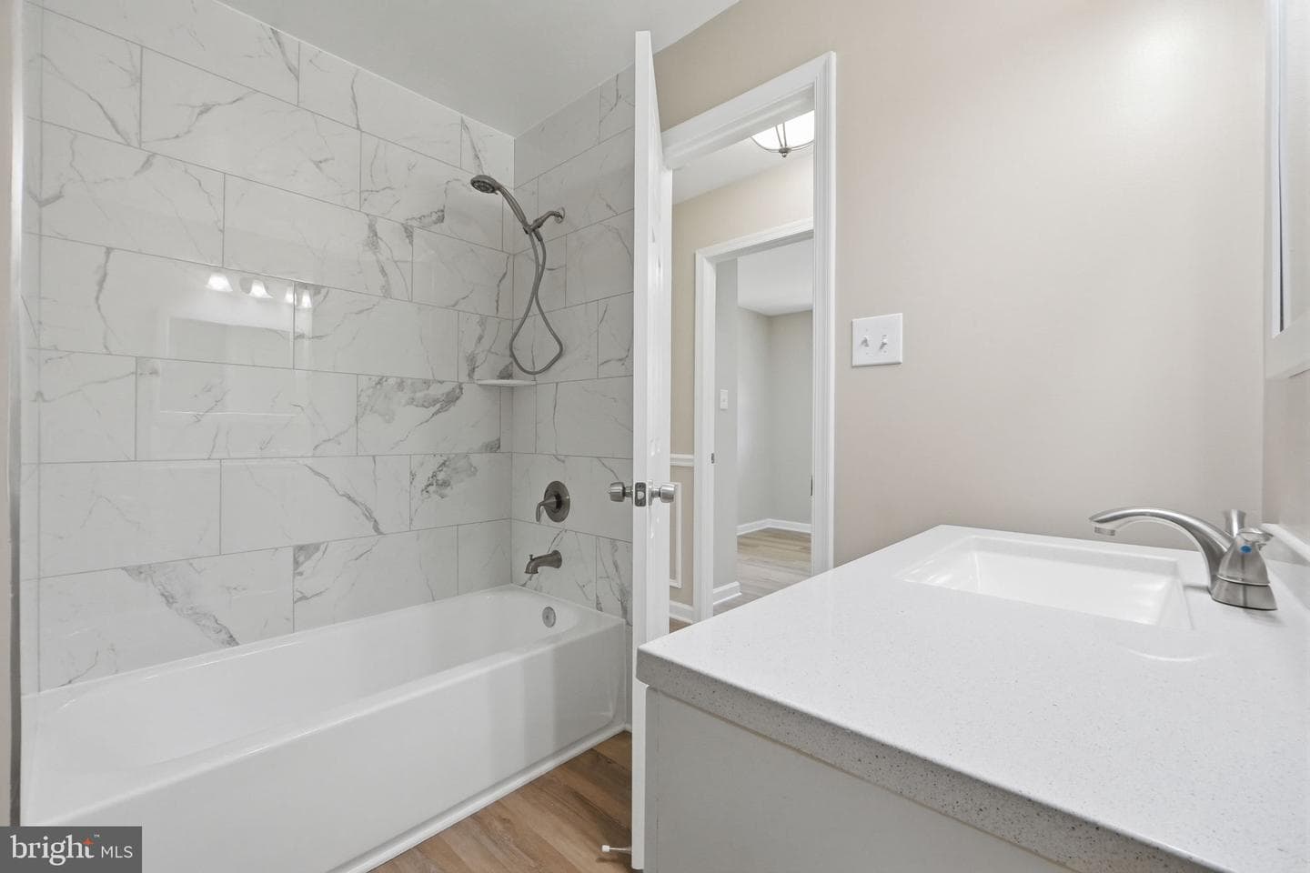 3007 Kingsway Road photo 19