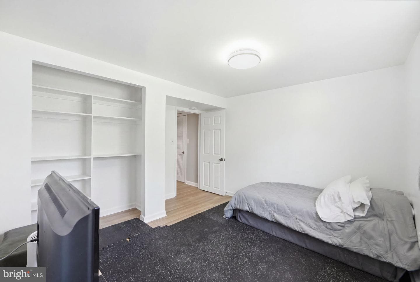 3007 Kingsway Road photo 26