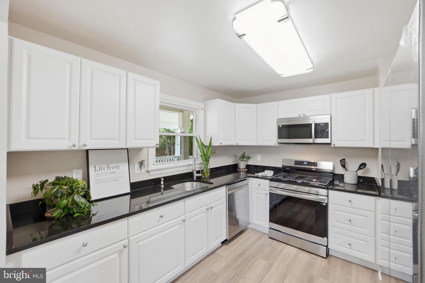 3007 Kingsway Road photo 4