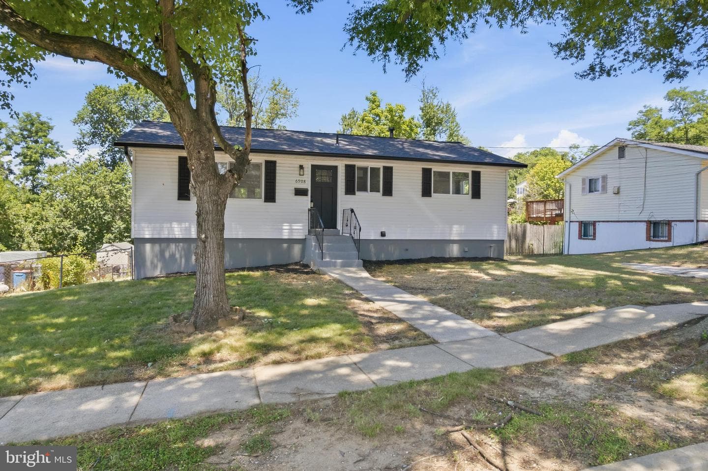 6908 Drylog Street photo 1