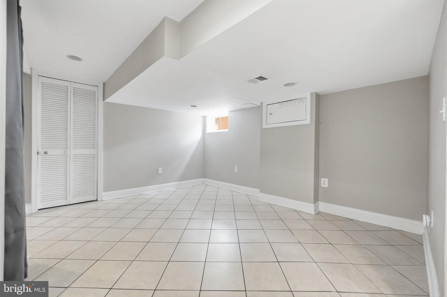 715 Opus Avenue photo 27