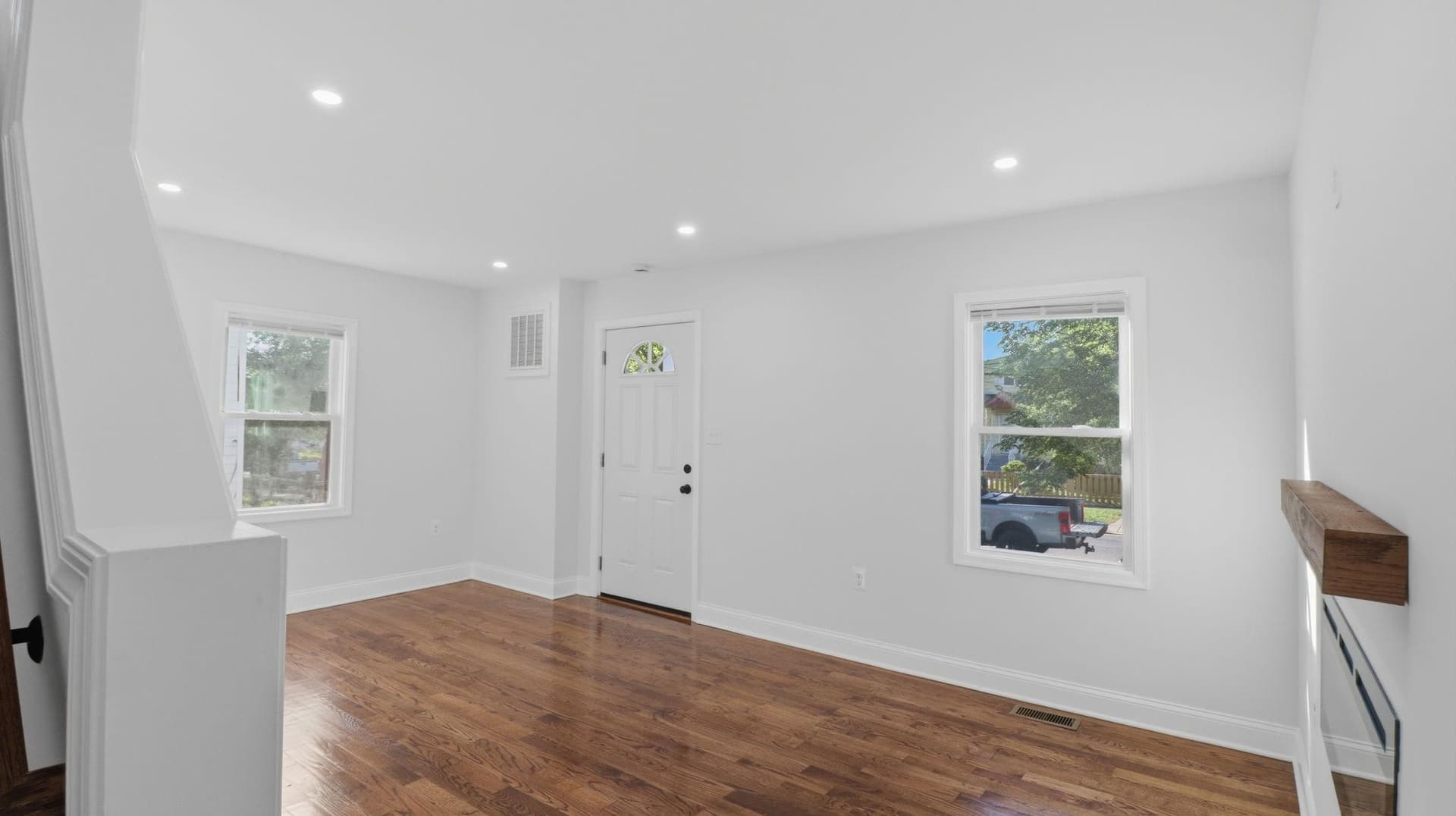 5633 Jamestown Road photo 11