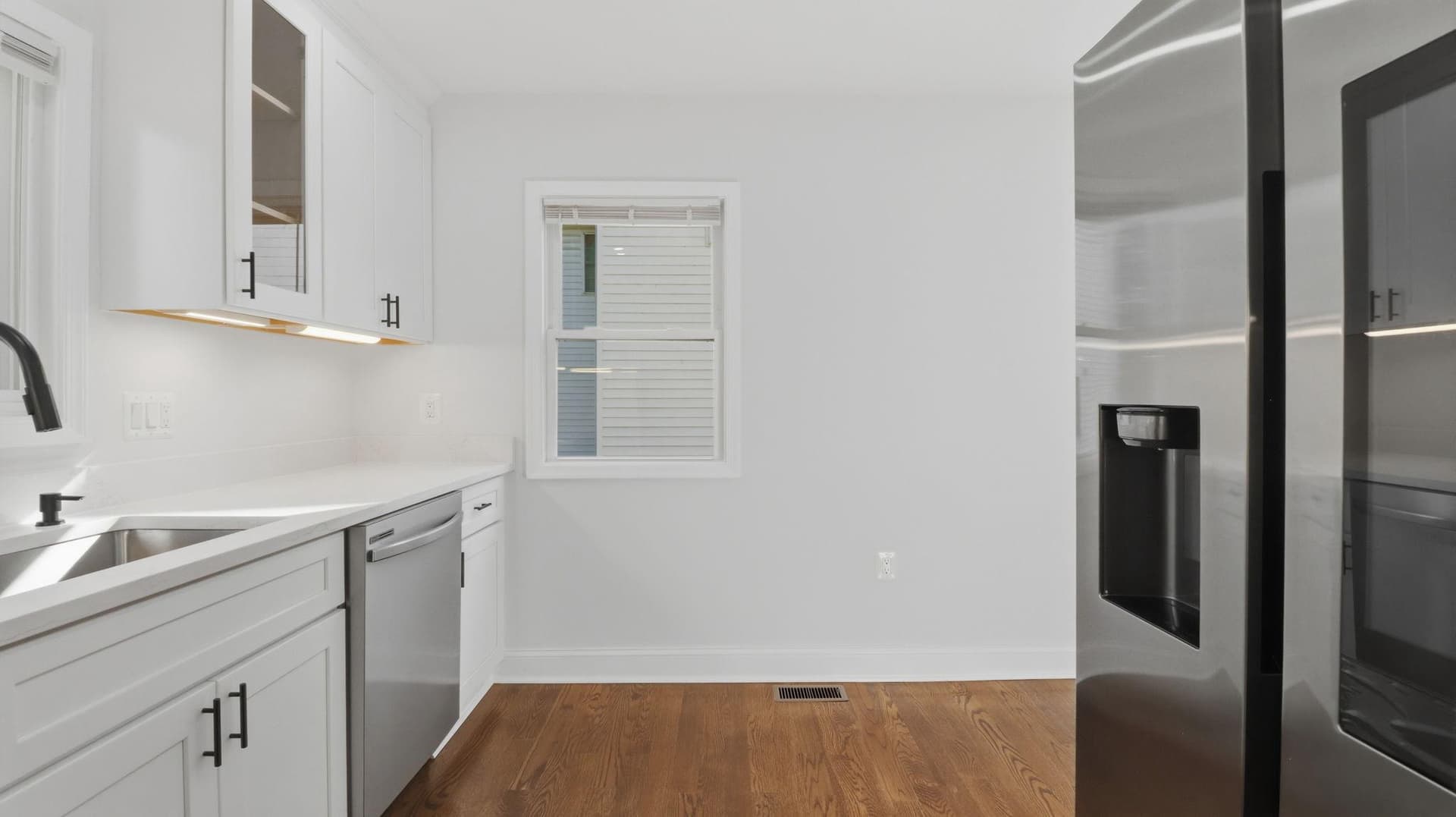 5633 Jamestown Road photo 7