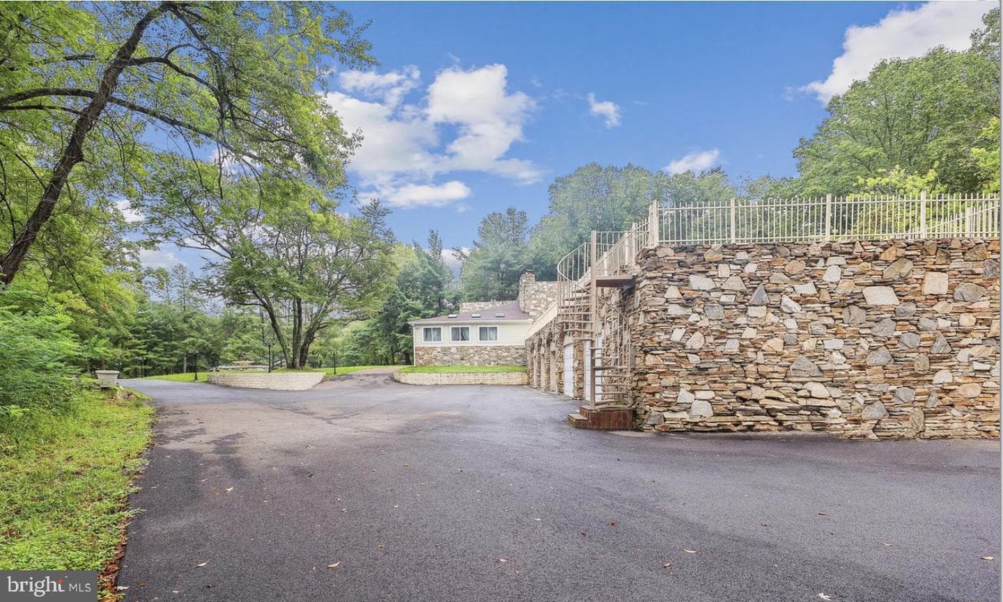 11701 Locust Dale Court, Bowie