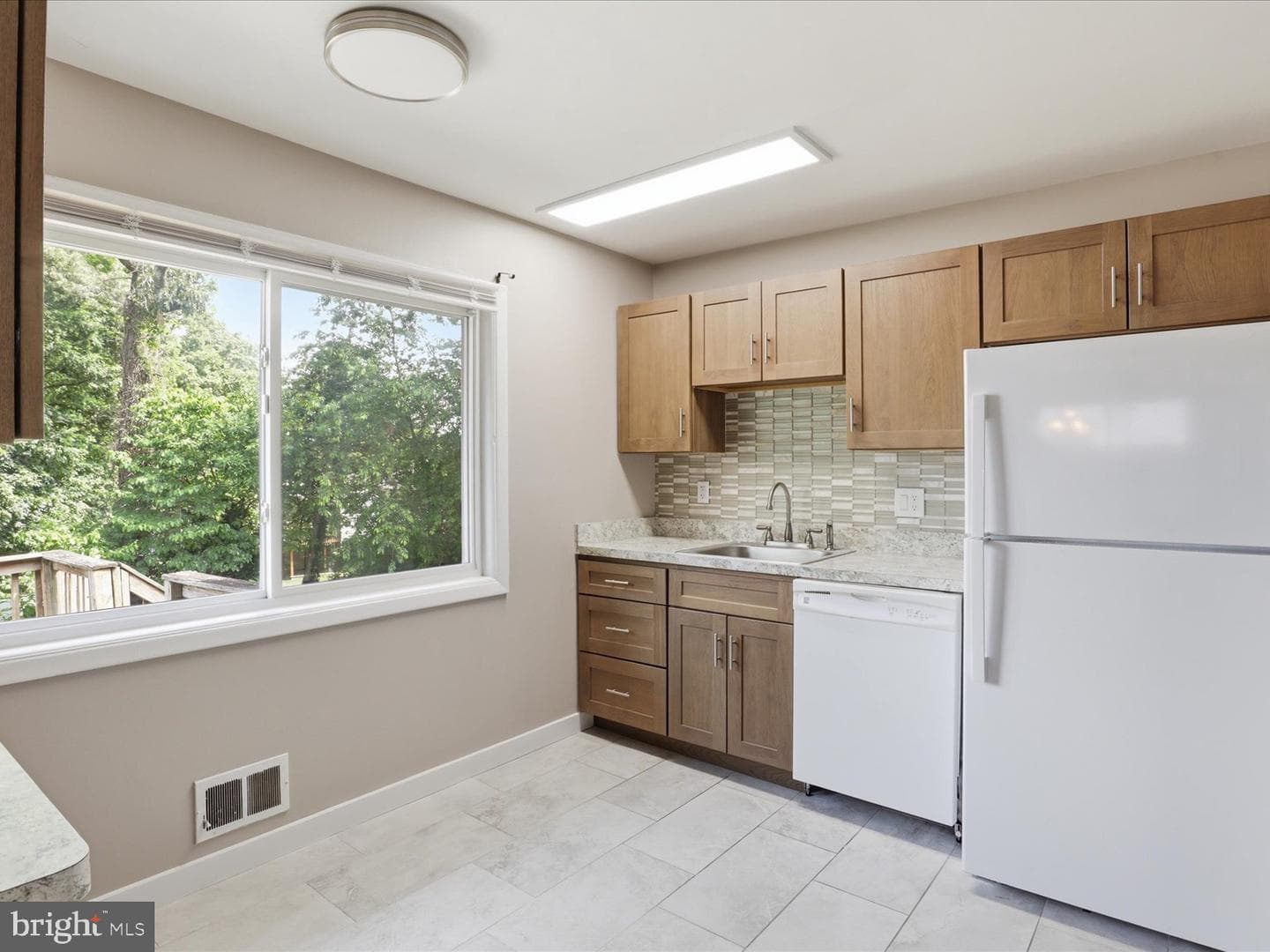 7602 Kipling Parkway photo 4