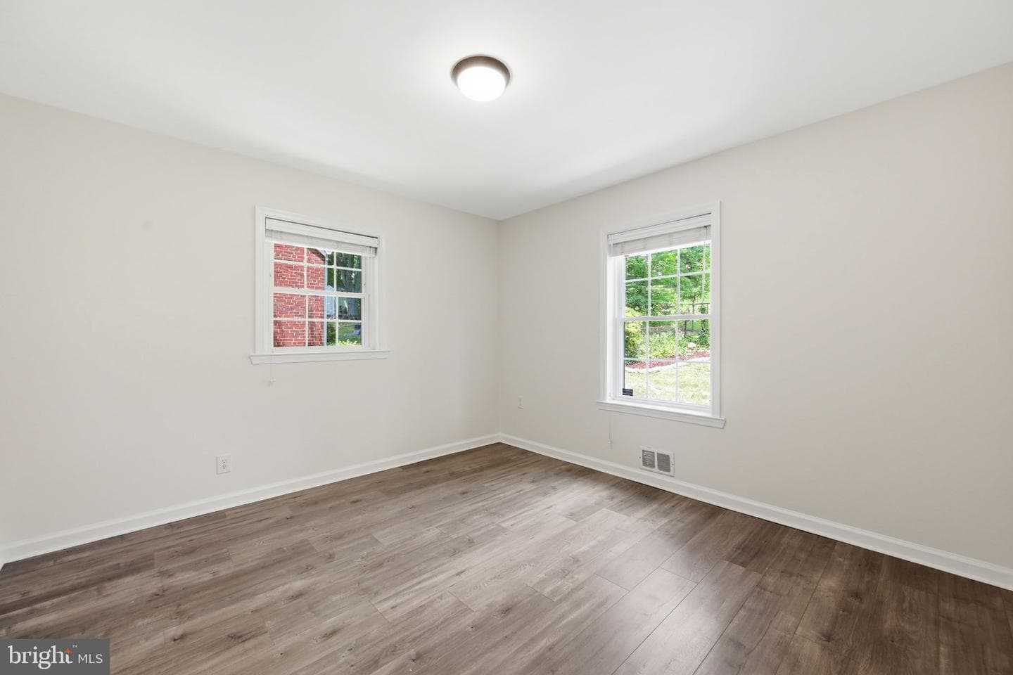 3512 Longfellow Street photo 9