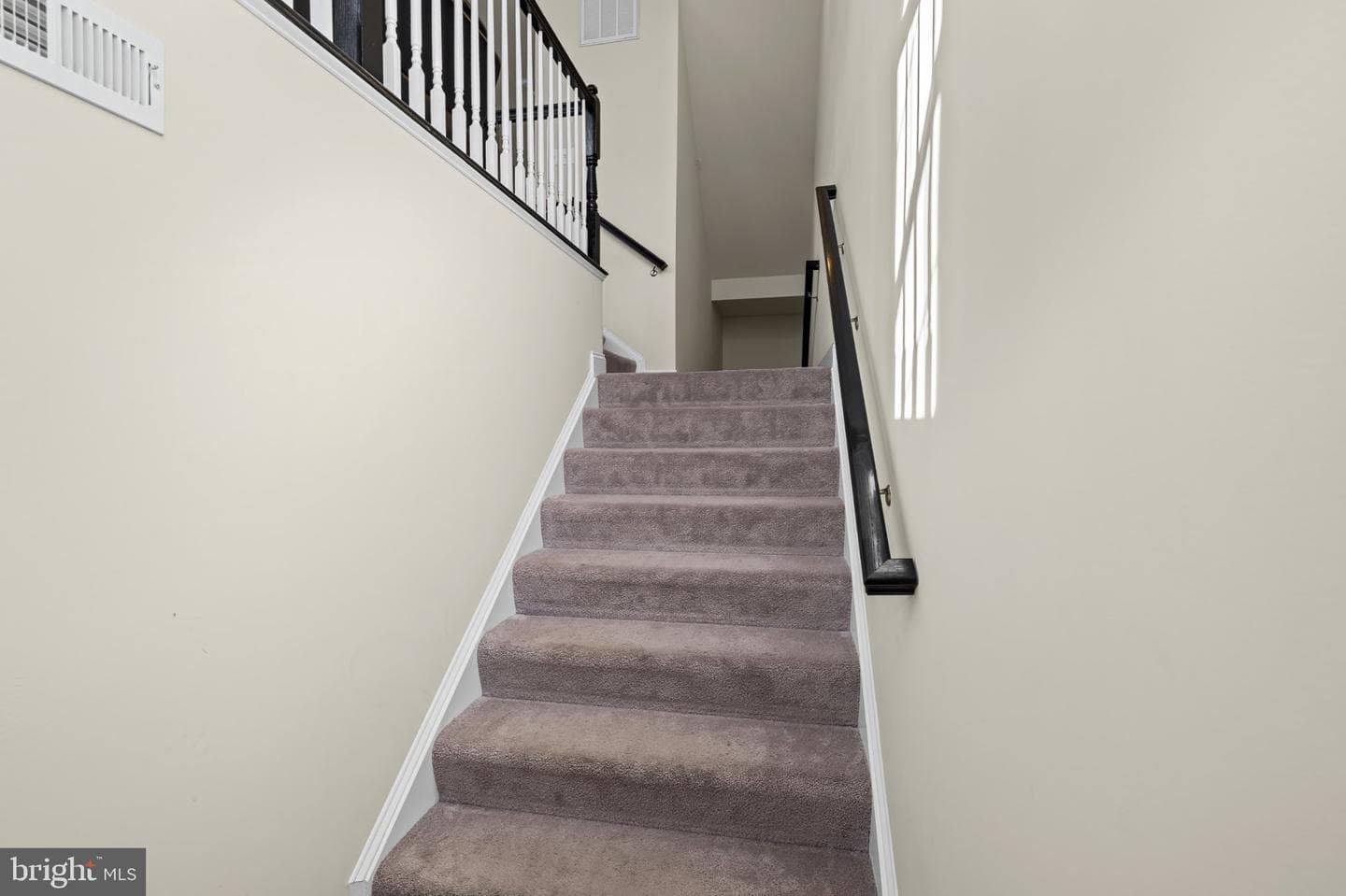 15618 Burford Lane photo 3