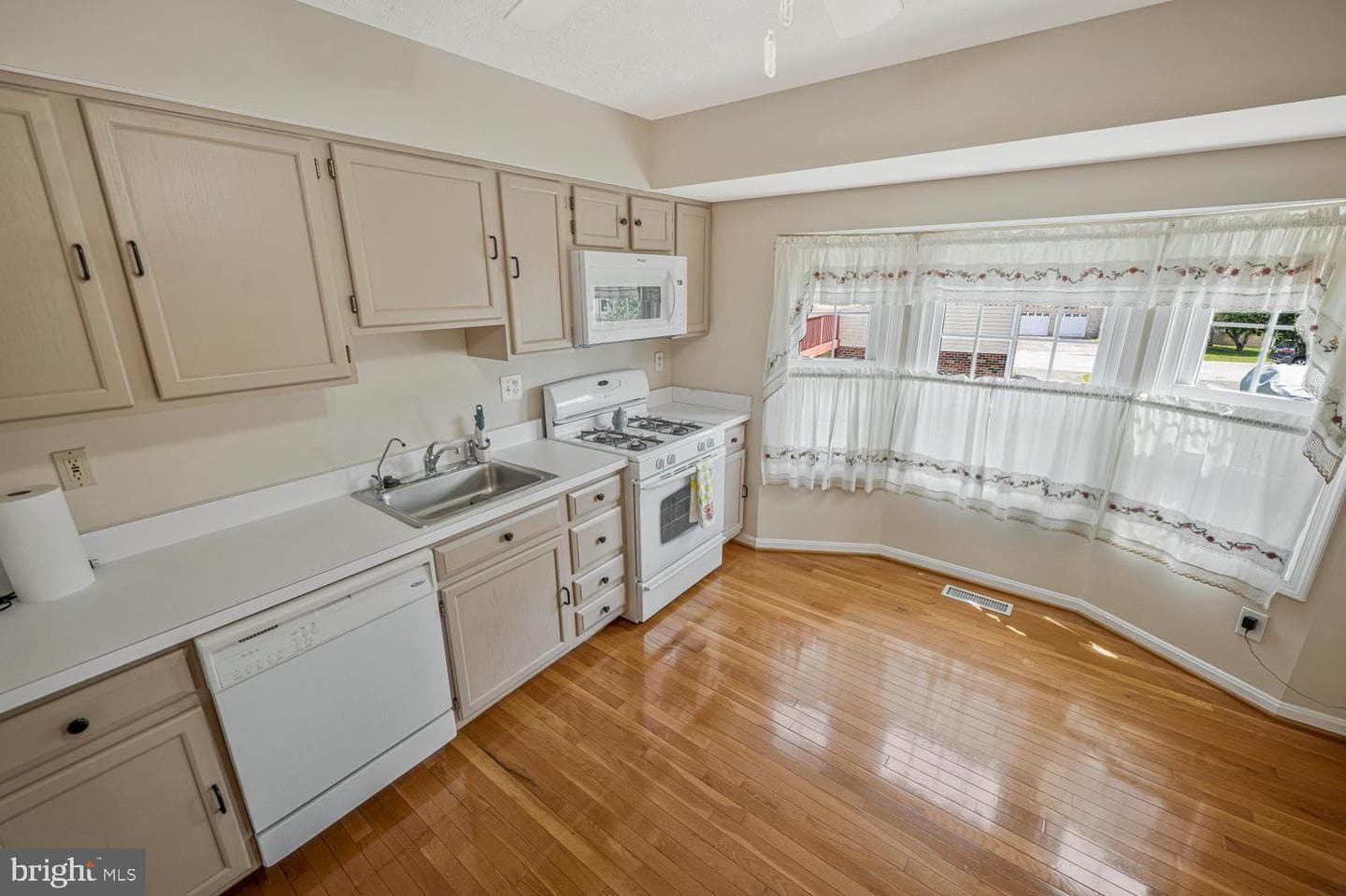 11823 Sylvia Drive photo 25