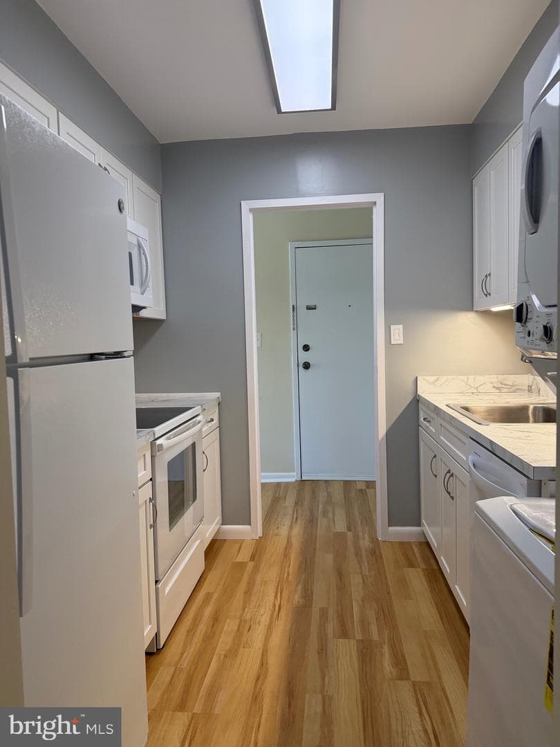 6996 Hanover Parkway #401 photo 2