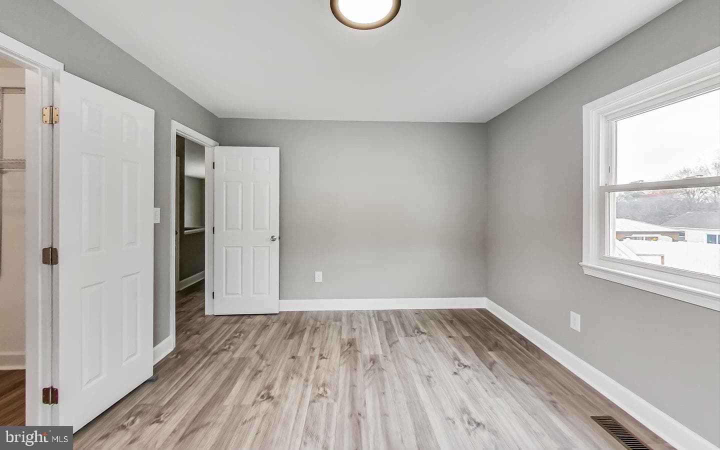 5923 Berwyn Road photo 15