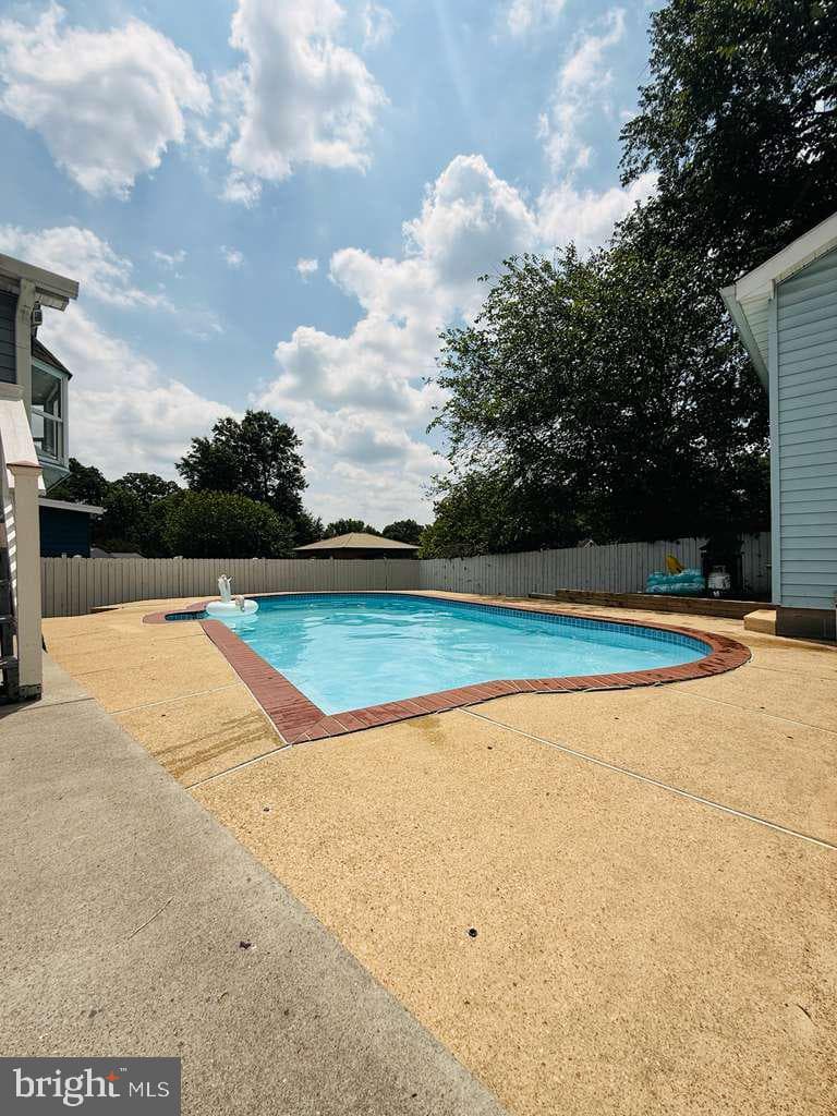 5923 Berwyn Road photo 39