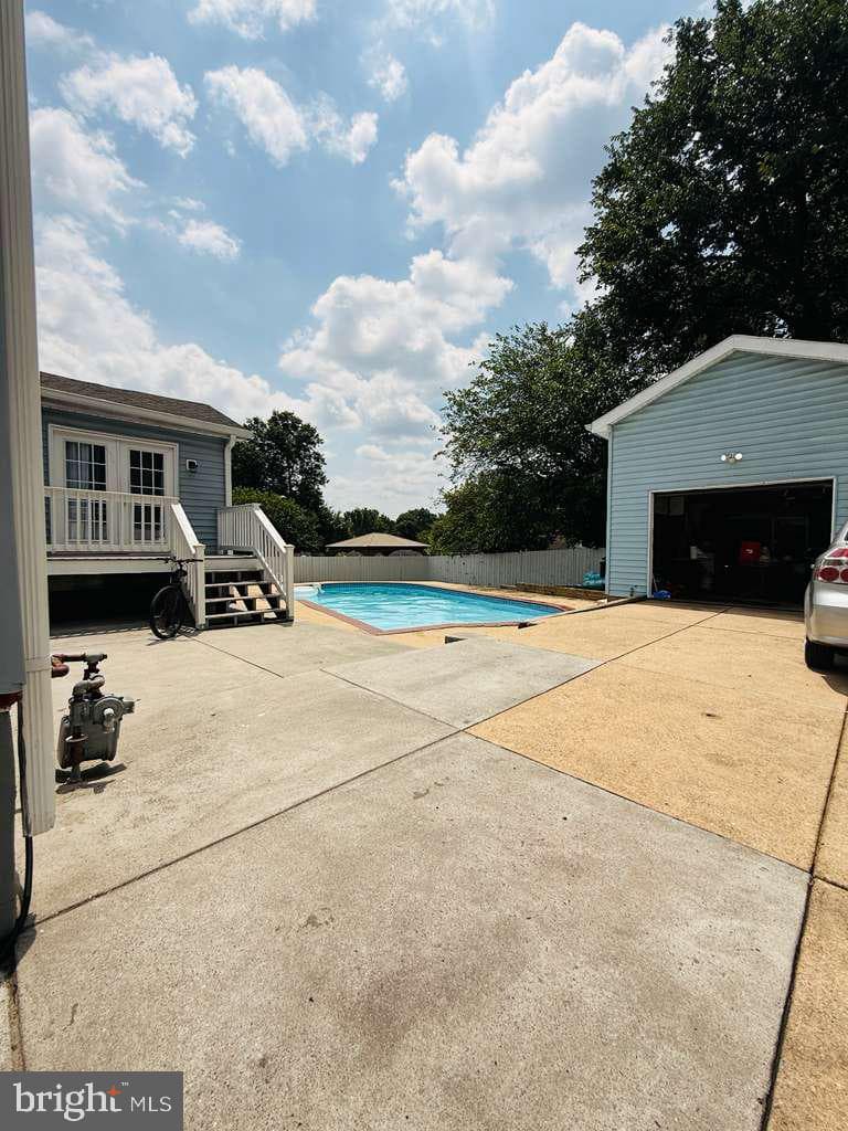 5923 Berwyn Road photo 43