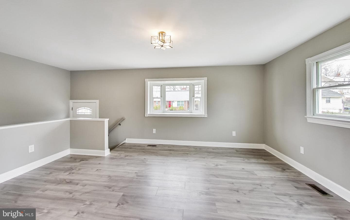 5923 Berwyn Road photo 5