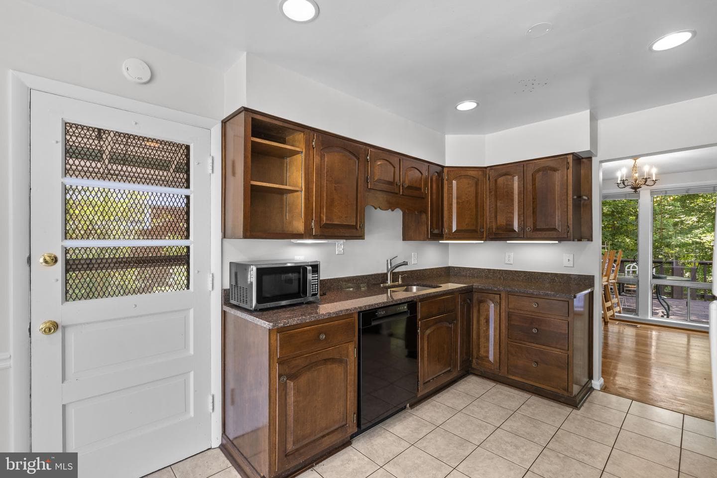 7524 Sweetbriar Drive photo 14