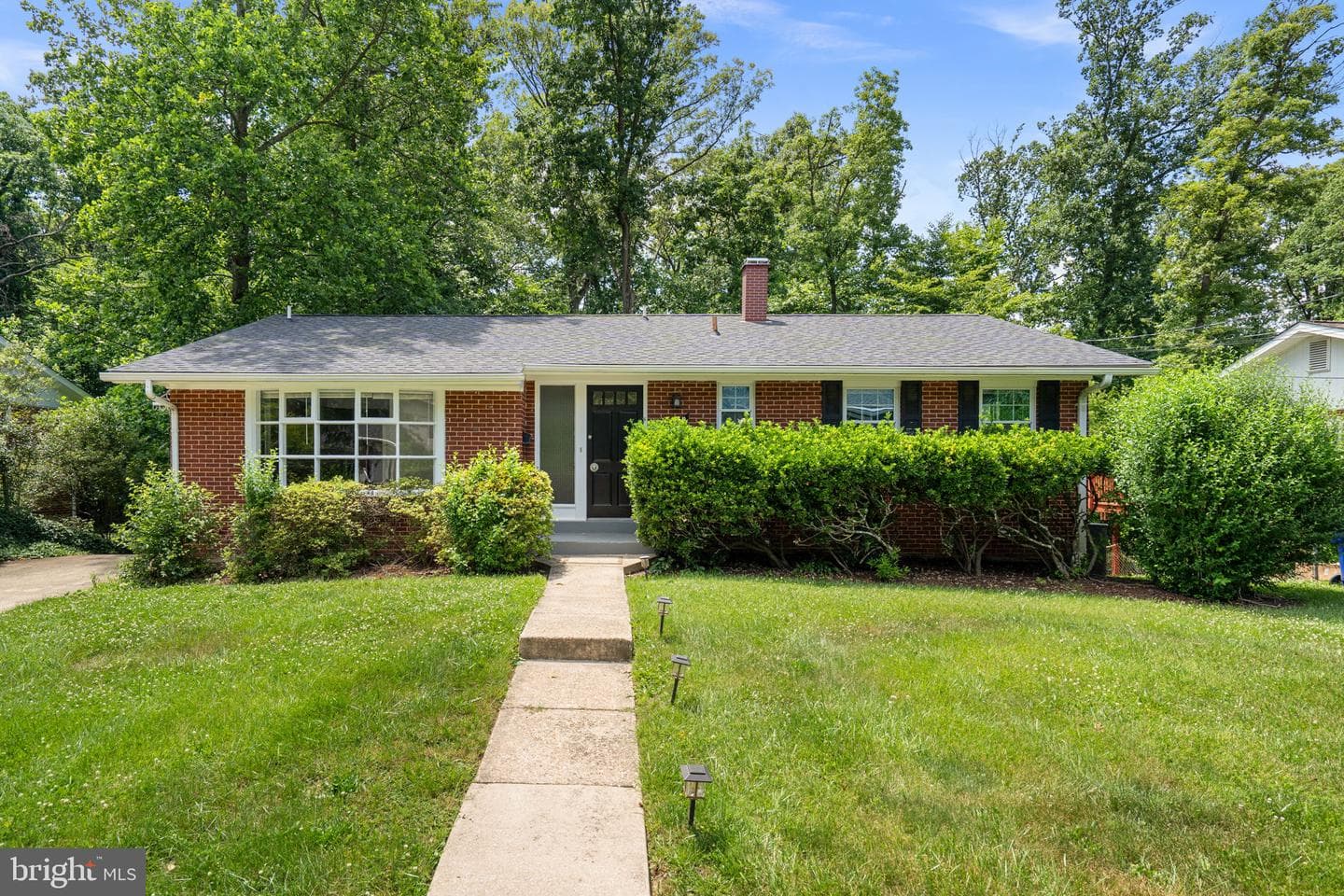 7524 Sweetbriar Drive photo 2