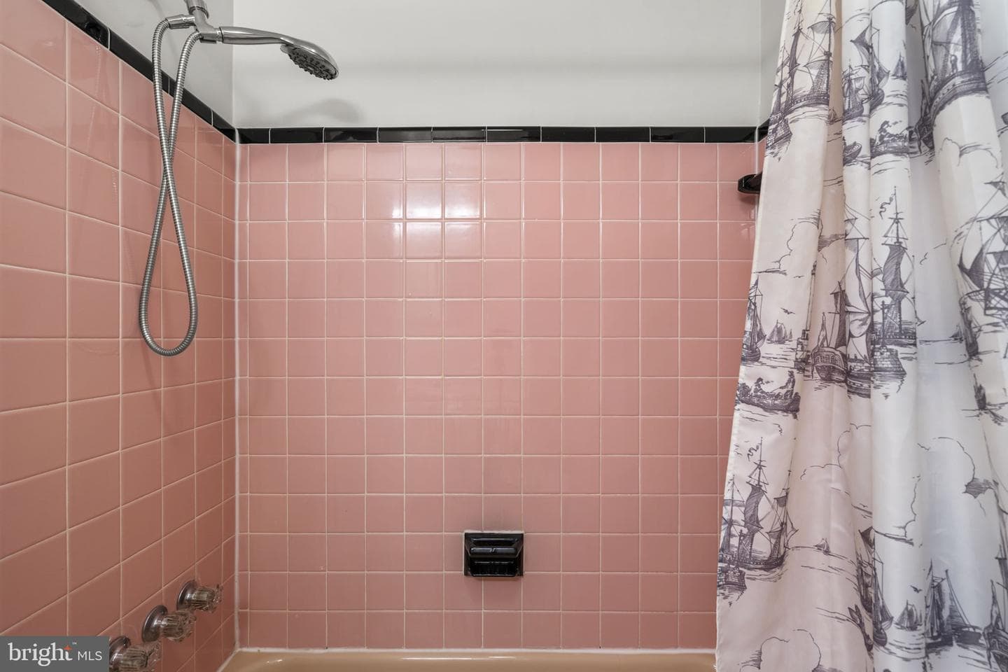 7524 Sweetbriar Drive photo 24