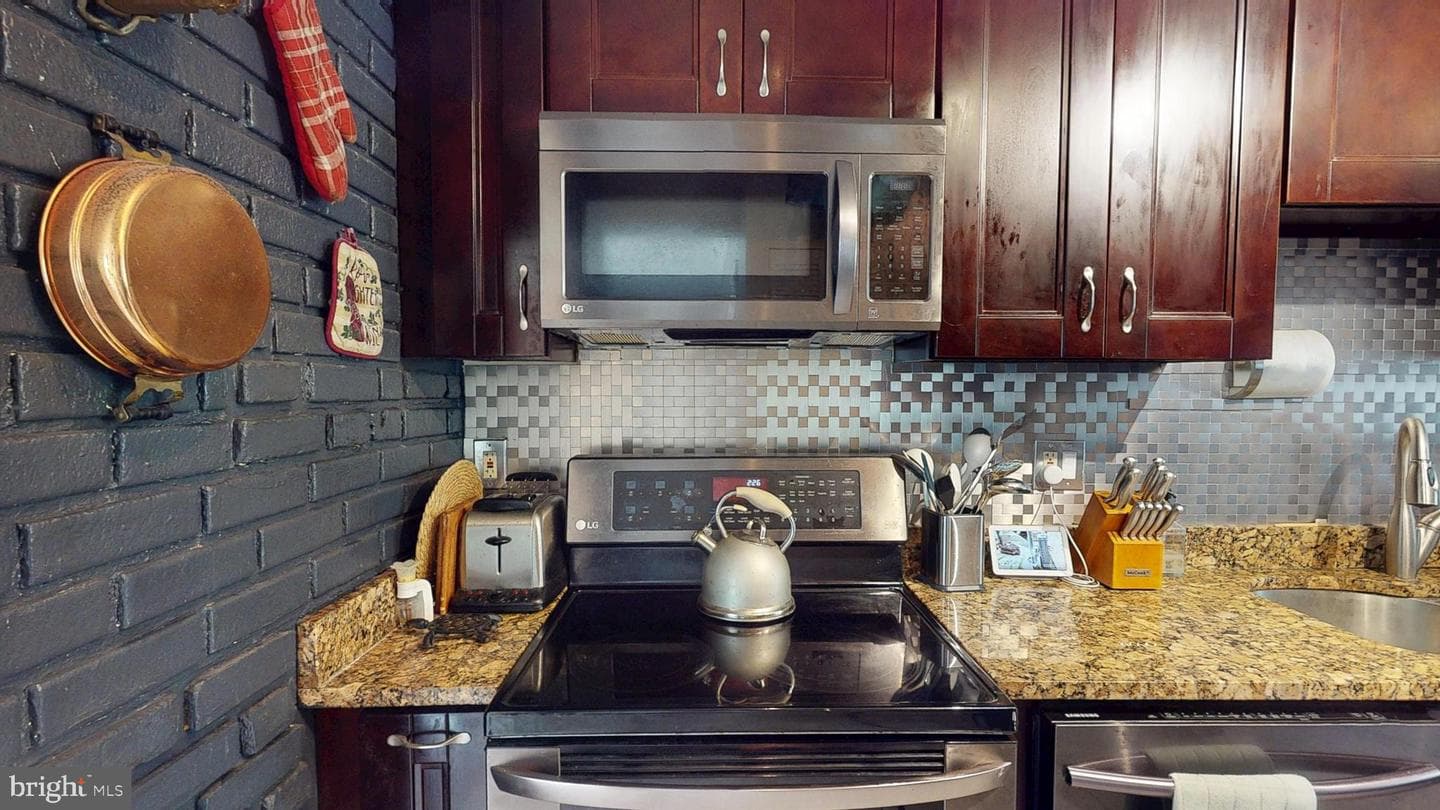 12532 Surrey Circle Drive photo 8