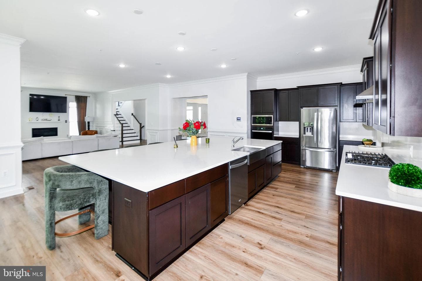 15921 Hyde Park Place photo 29