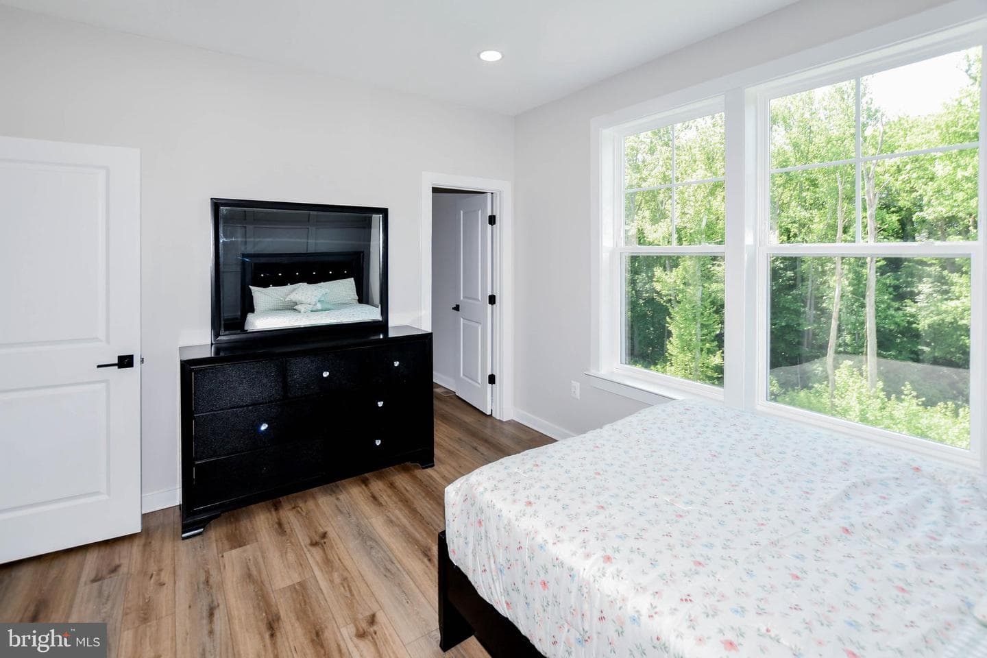 15921 Hyde Park Place photo 43