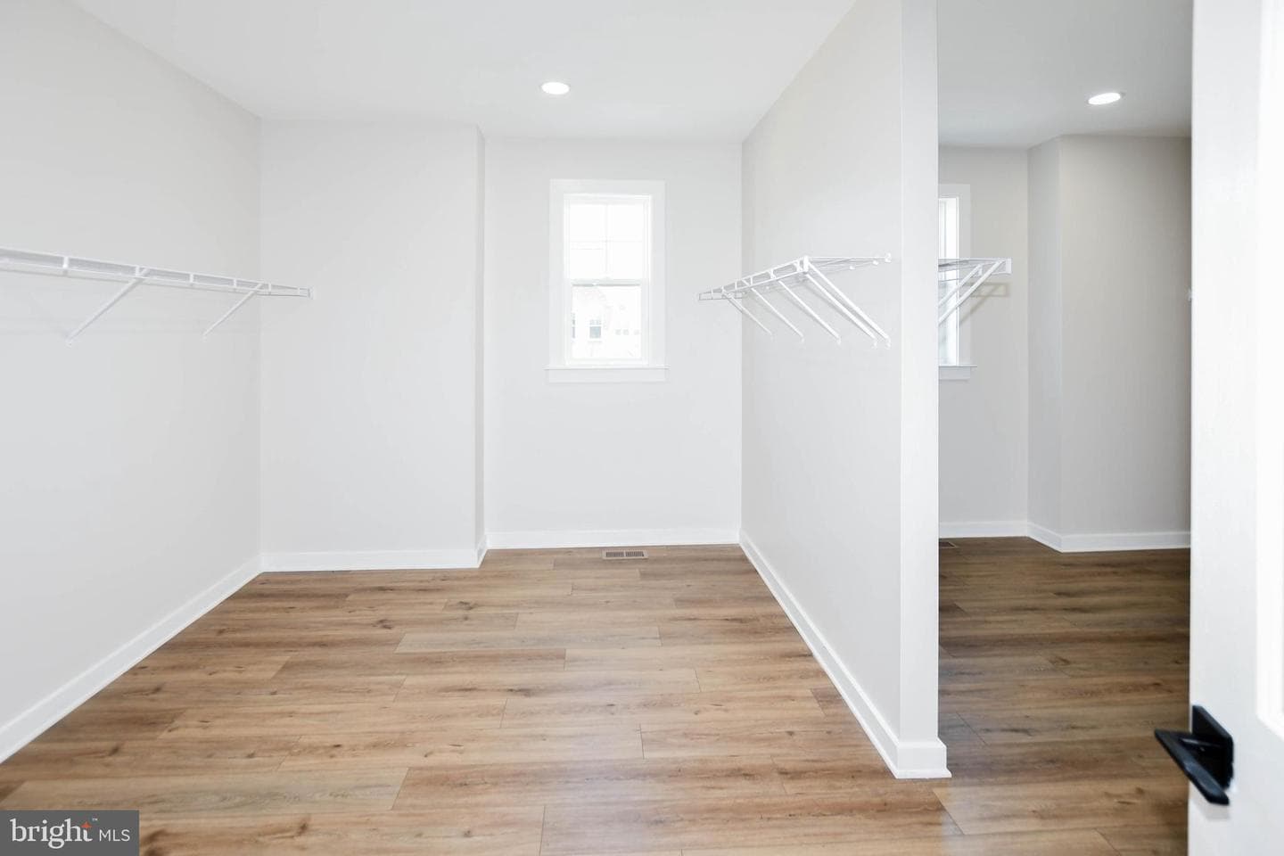 15921 Hyde Park Place photo 58