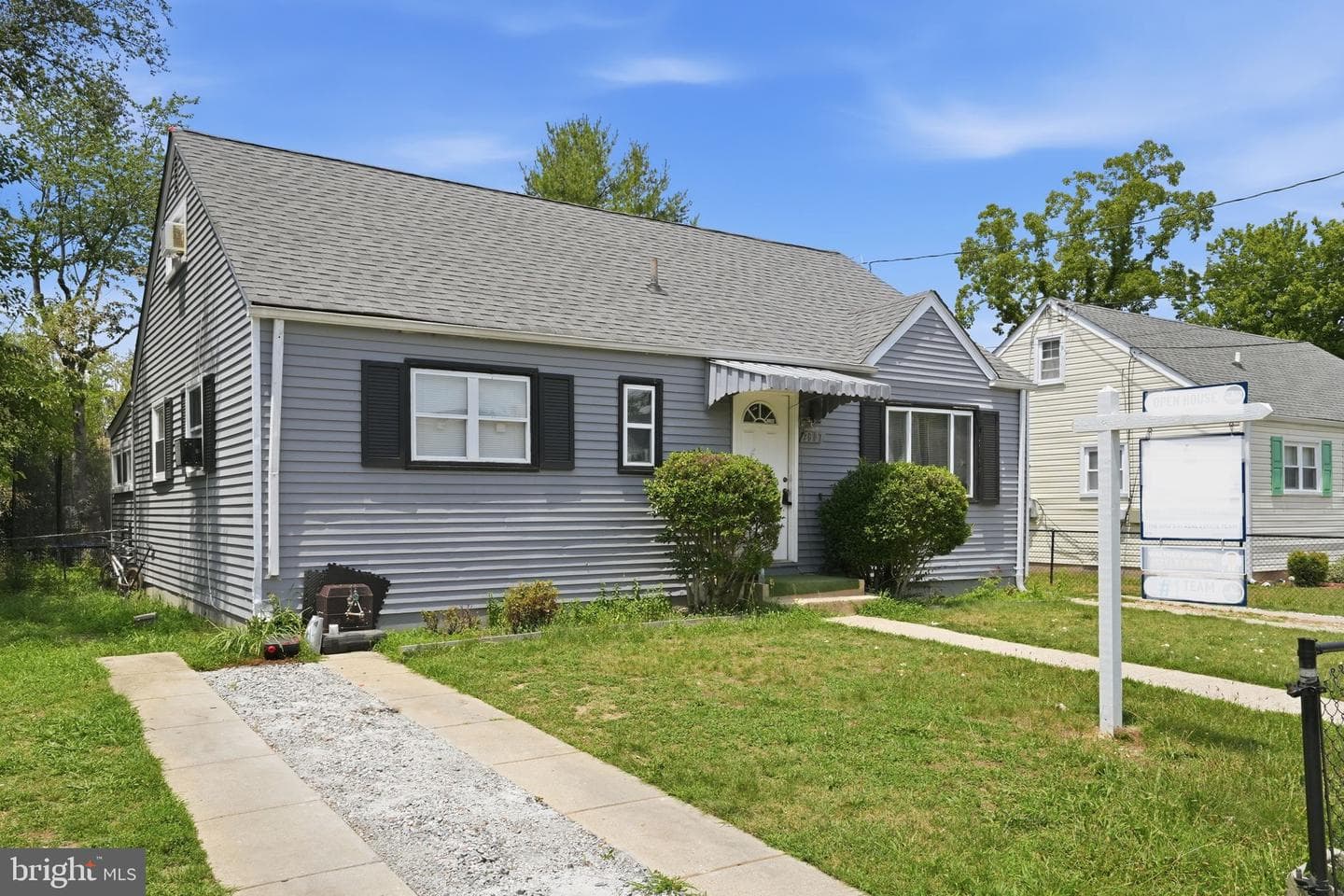 2607 Lakehurst Ave photo 3