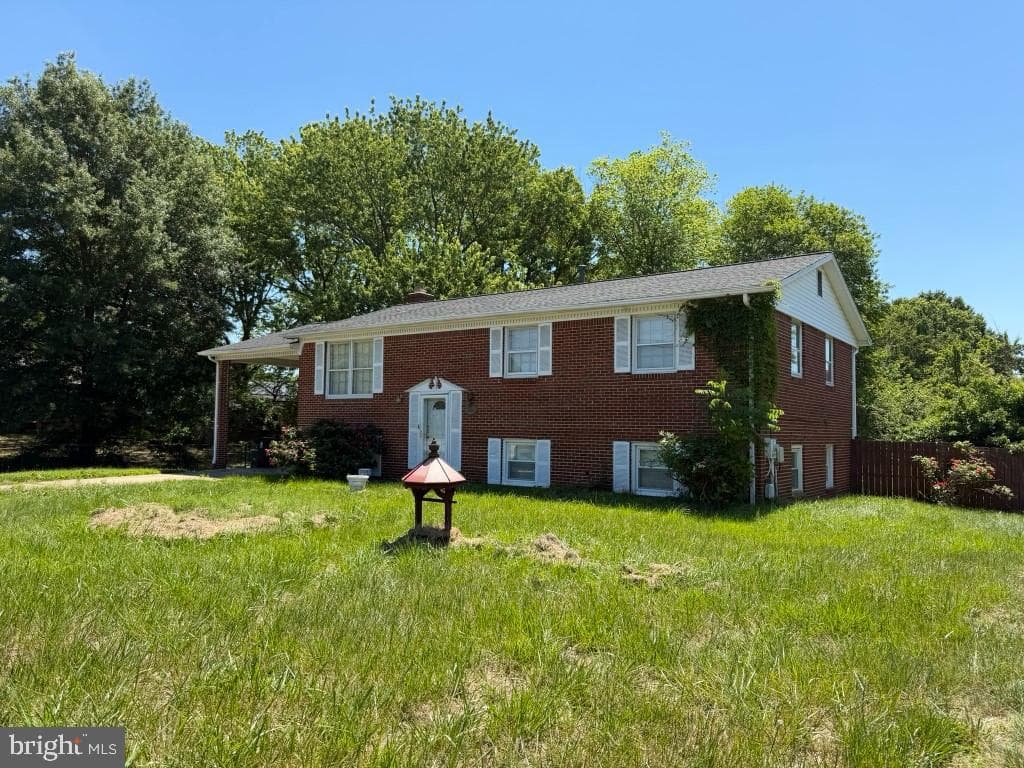 8504 Woodyard Road photo 2