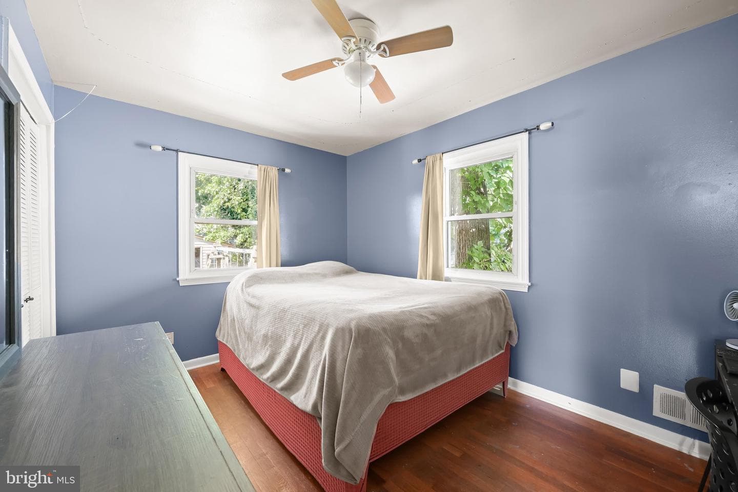 4705 Lincoln Avenue photo 12