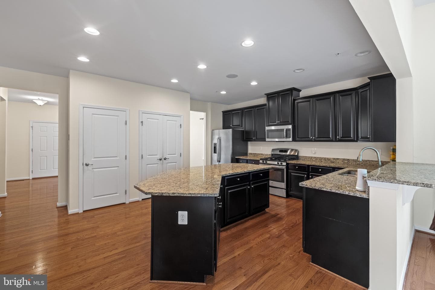 2911 Brentland Court photo 9