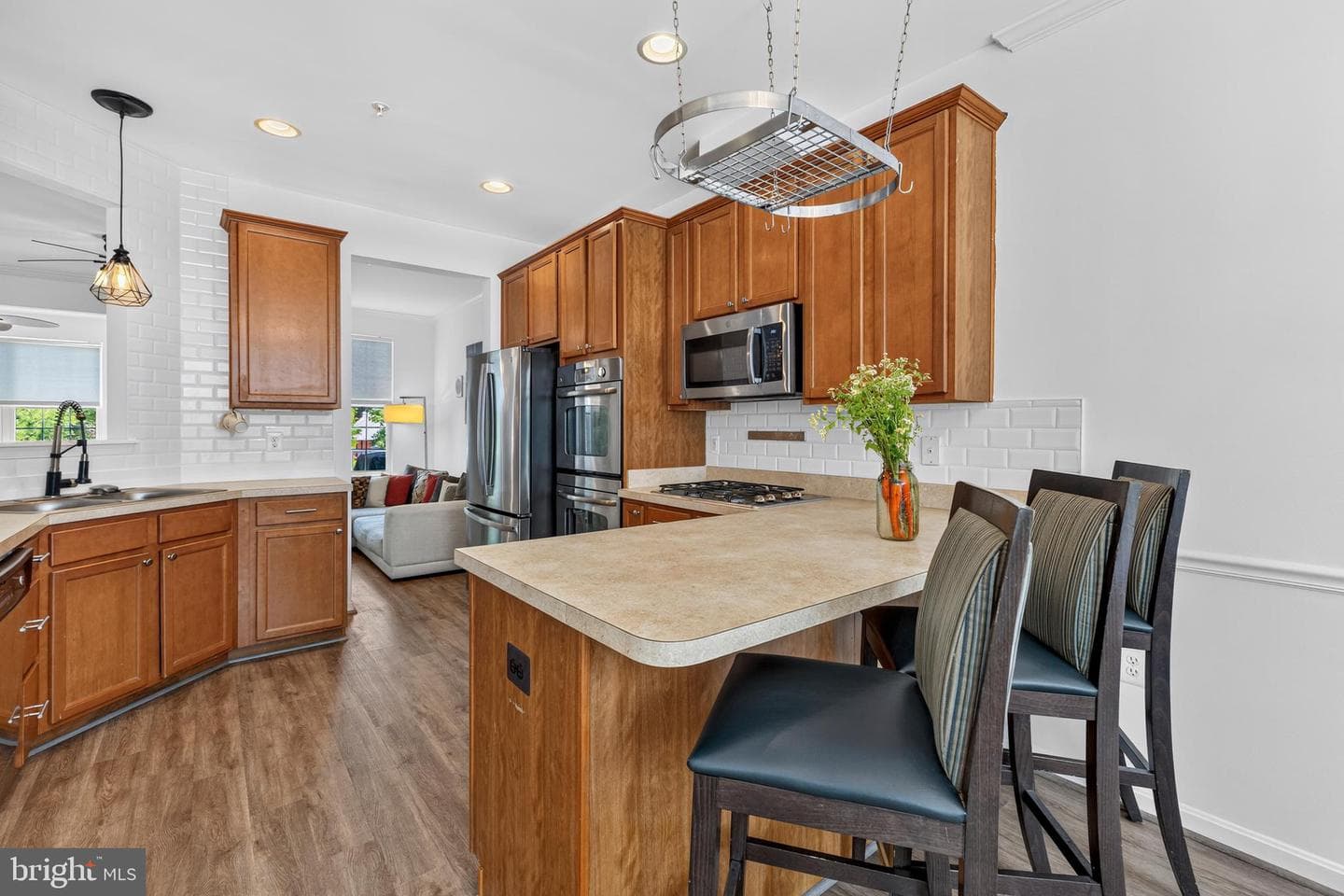 7 Thomasson Court photo 4