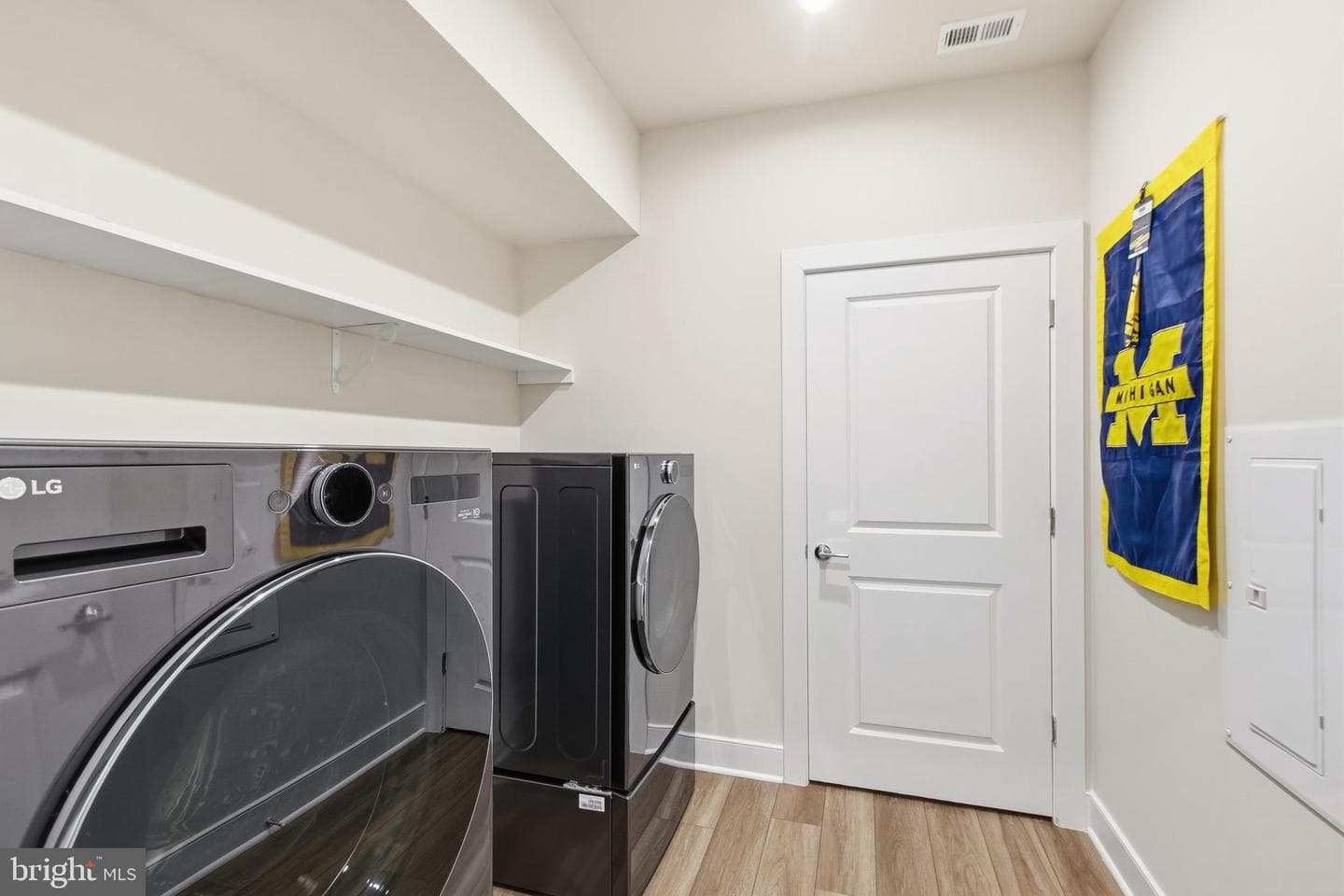 100 Saint Ives Place #108 photo 28